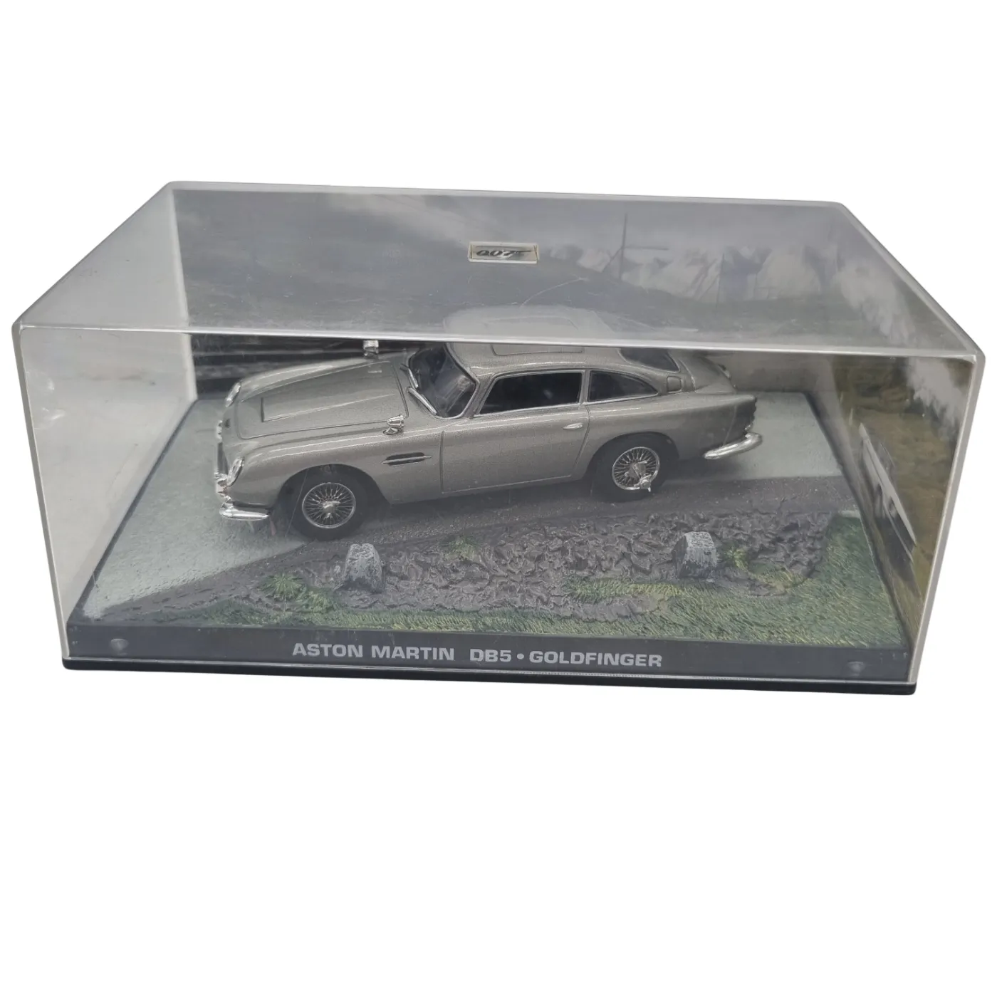 007 Aston Martin DB5 Model Car – Display Case Edition As seen in multiple James Bond films, starting with “Goldfinger” (1964) (WR 1343678)