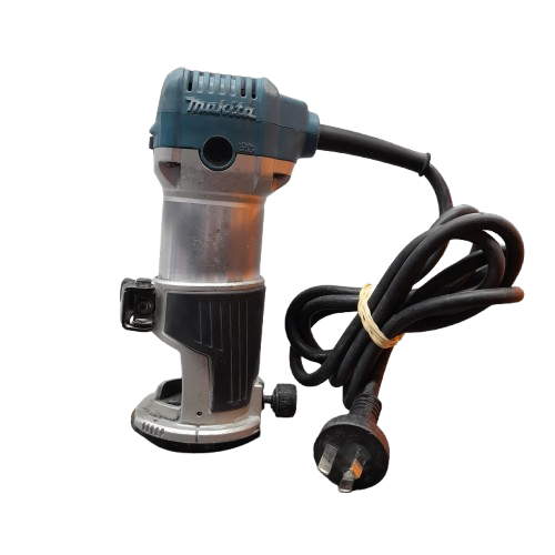 Makita 6.35mm (1/4″) 710W Router RT0700CX ( Used Condition) (MR)