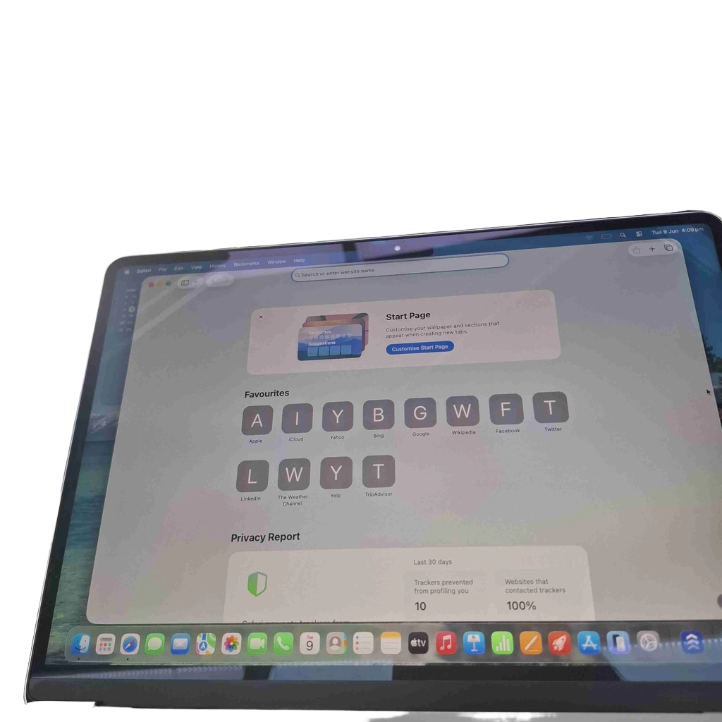 *Sold As Is – Whitening Through Screen LCD Damage* Apple MacBook Air A2681 M2 2022  8GB Memory 512GB SSD + Box + Charger (WR 1410412)
