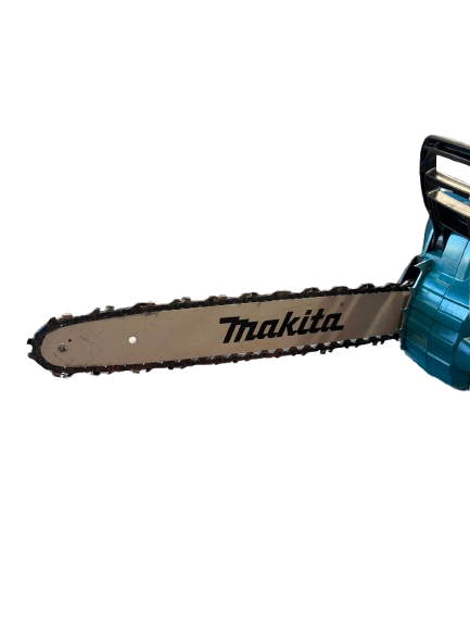 Makita Chainsaw UC026G With Blade Cover No Battery Like New COndition (GE1372688) * LOCAL PICK UP ONLY*