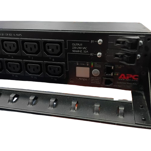 APC Switched Rack PDU AP7922 2U 32A 230V Black 3 Phase Power [NA]