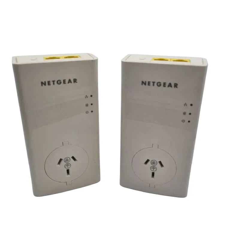 Netgear Powerline Extender PL2000 2000Mbps Wall-plug With Extra Outlet + Cords