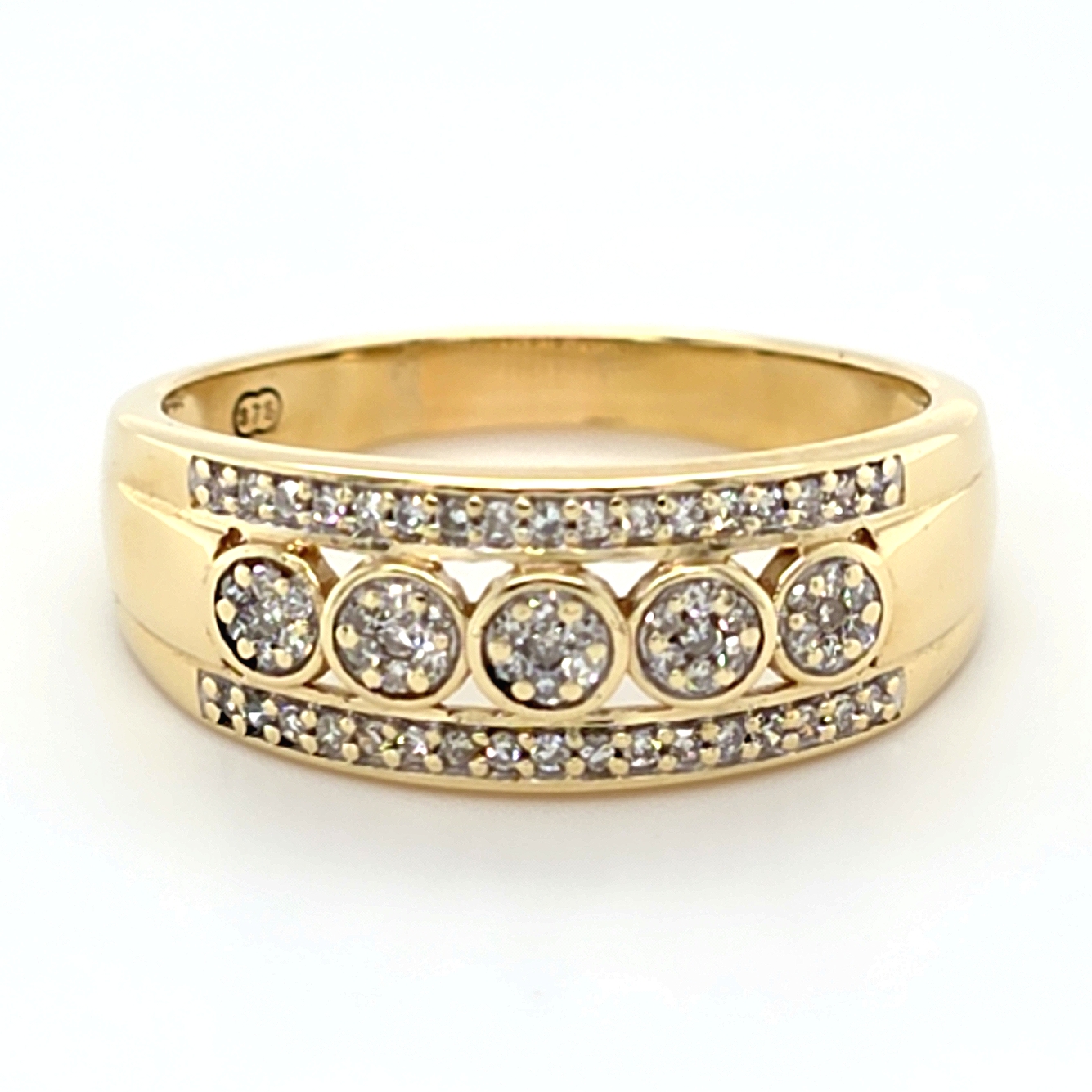 Ladies 9ct Yellow Gold Ring With Diamonds – Ring Size S (MR1416313)