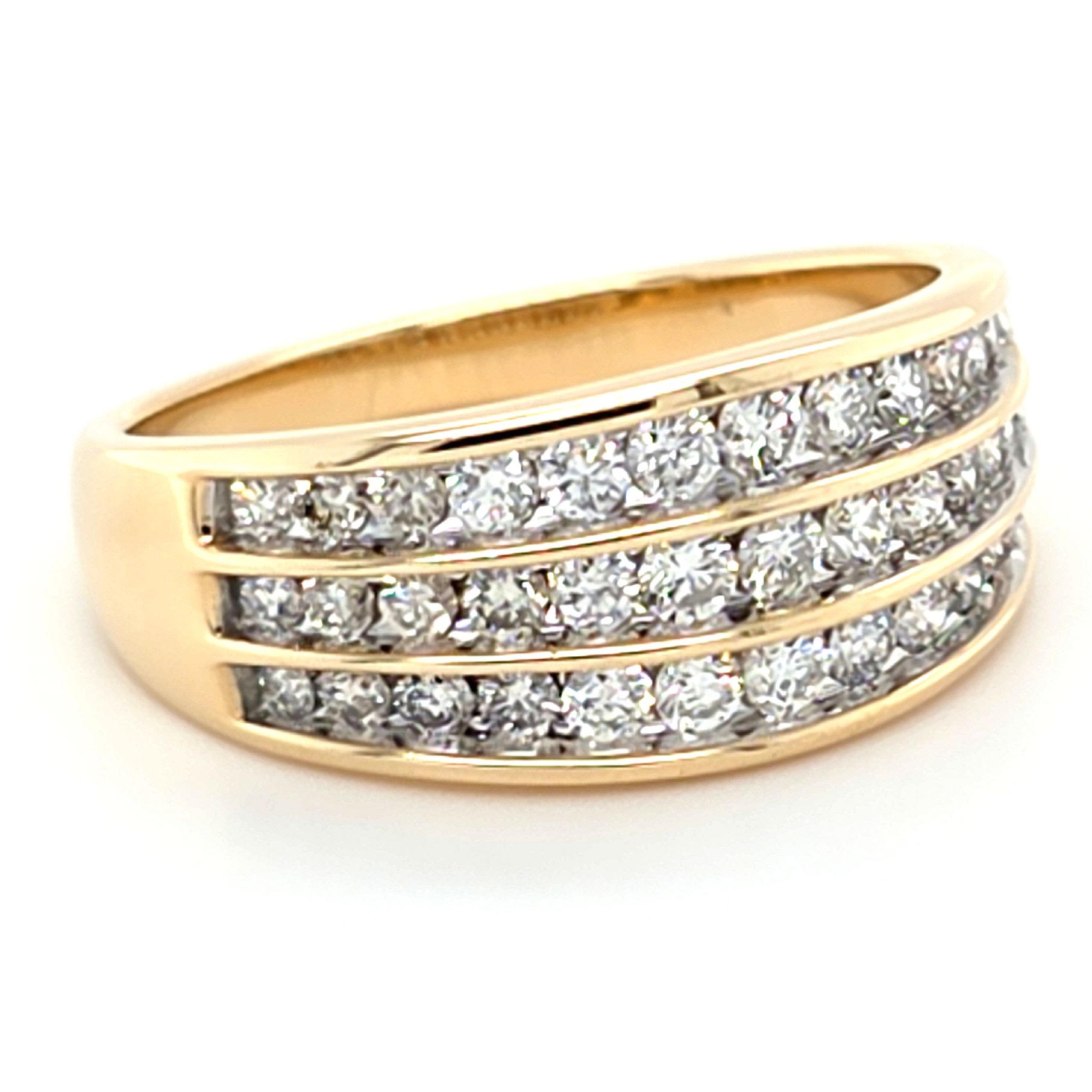 Ladies 9ct Yellow Gold Diamond Ring – Total Weight  4.6 Grams –  Ring size – Q