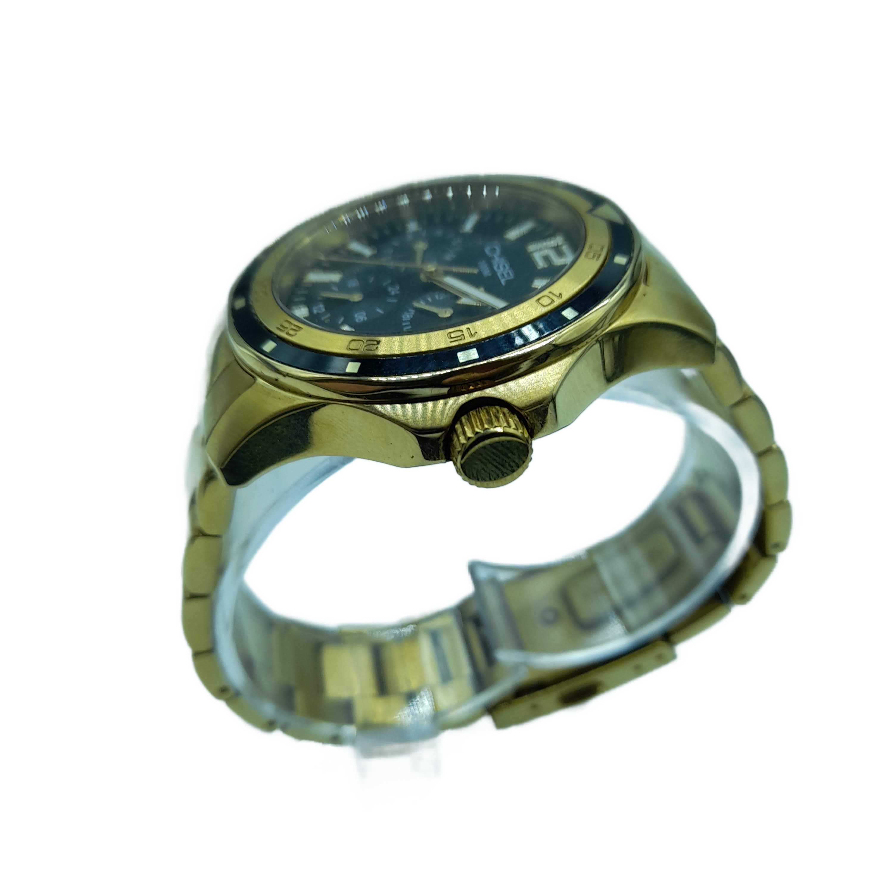 Men’s Chisel Gold Tone Stainless Steel Watch 5829304, Black Dial, Light Scuffing To Edge Of Face, TICKING (GE 1414329)