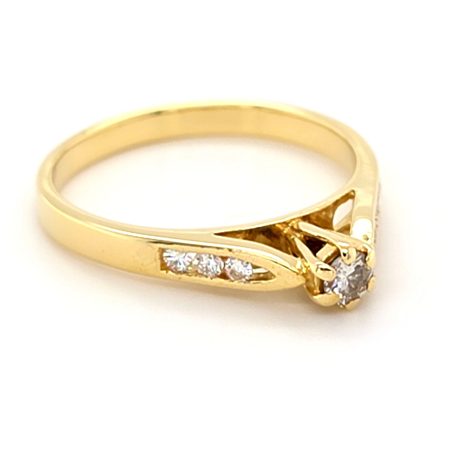 Ladies 18ct Yellow Gold Diamond Ring – Total Weight – 2.7 Grams – Ring Size – L1/2