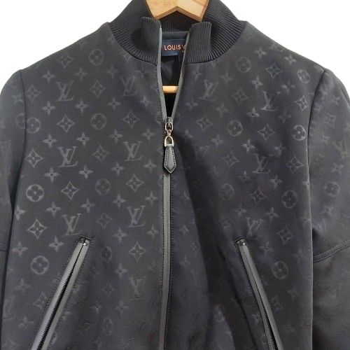 Louis Vuitton ジップアップ ジャケット　36 Louis Vuitton Embossed Monogram Zip-Up Jacket – Black, Size