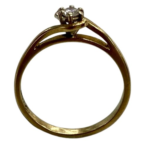 Ladies 9ct Yellow Gold Engagement Style Ring. Size 6