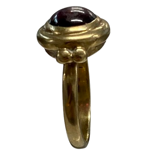 Ladies 9ct Yellow Gold Ring. Bezel Set Red Oval Stone. Size7