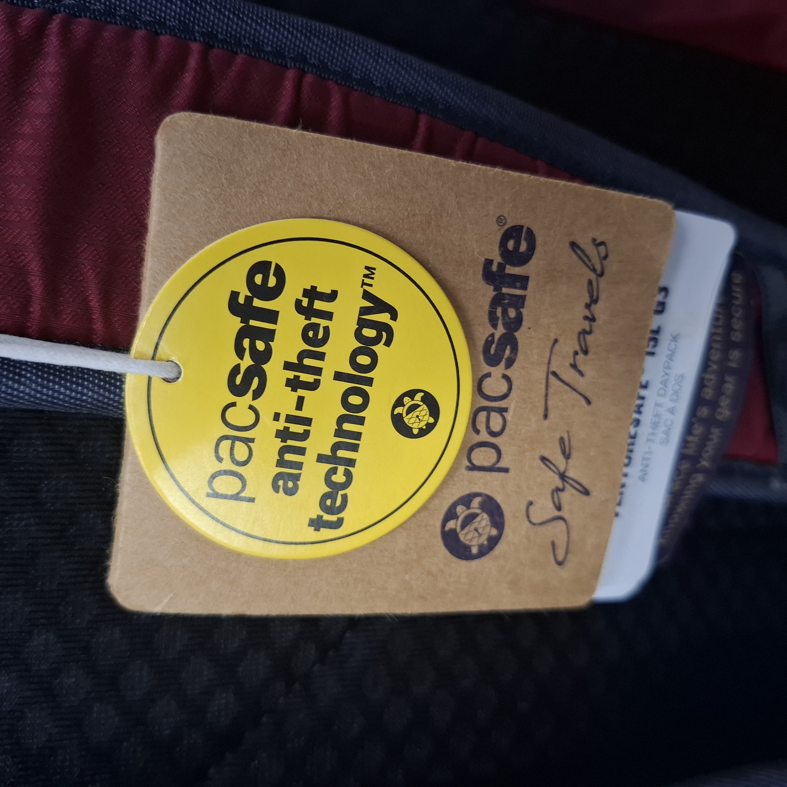Pacsafe Venturesafe 15L G3 Backpack Red (WR 1408541)