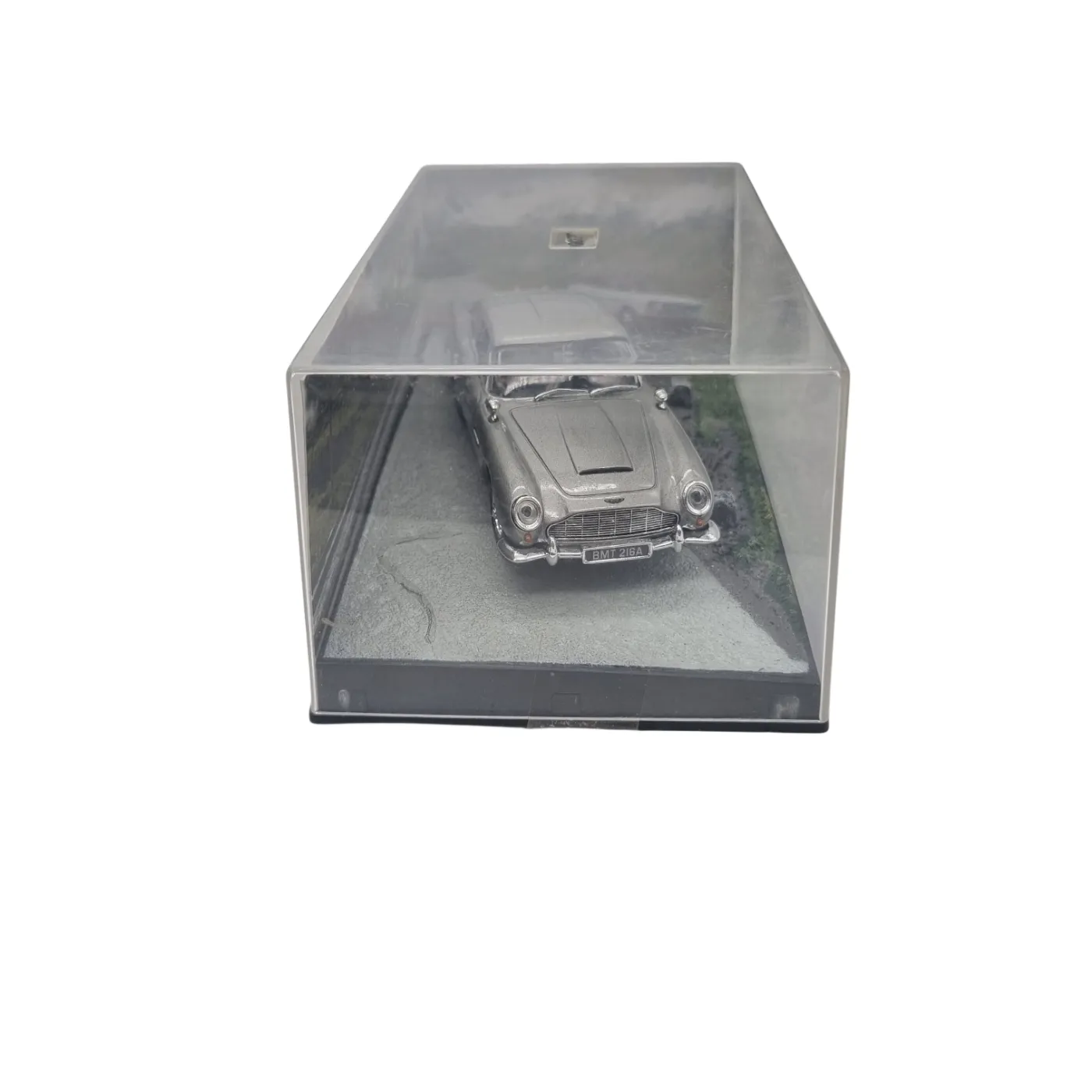 007 Aston Martin DB5 Model Car – Display Case Edition As seen in multiple James Bond films, starting with “Goldfinger” (1964) (WR 1343678)
