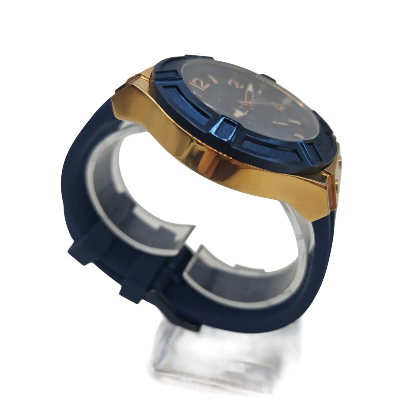 GUESS Men’s Rigor Blue Dial Watch W0247G3 (WR 1399892)