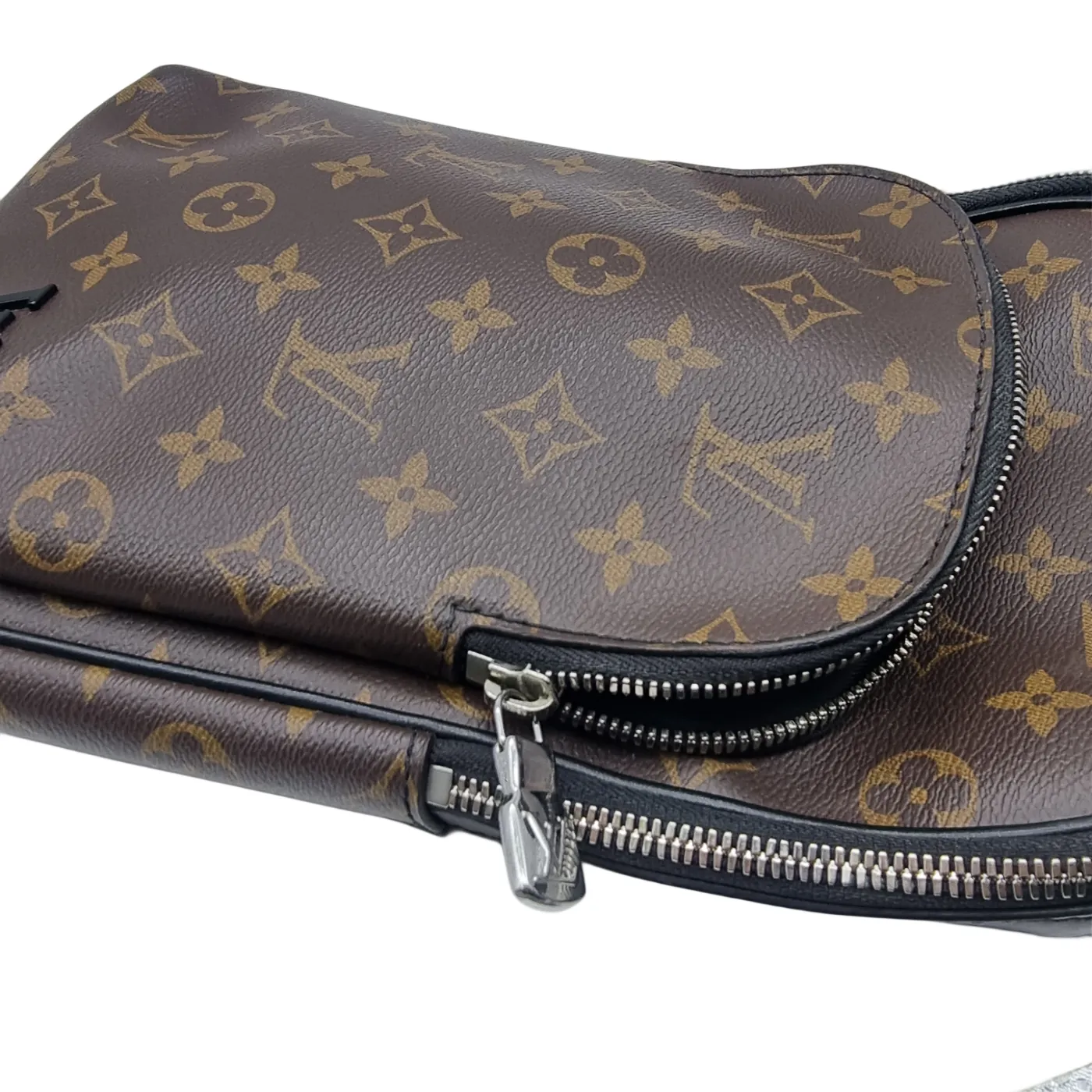 Louis Vuitton Avenue Slingbag Mono Brown With Entrupy Certificate (WR 1395421)