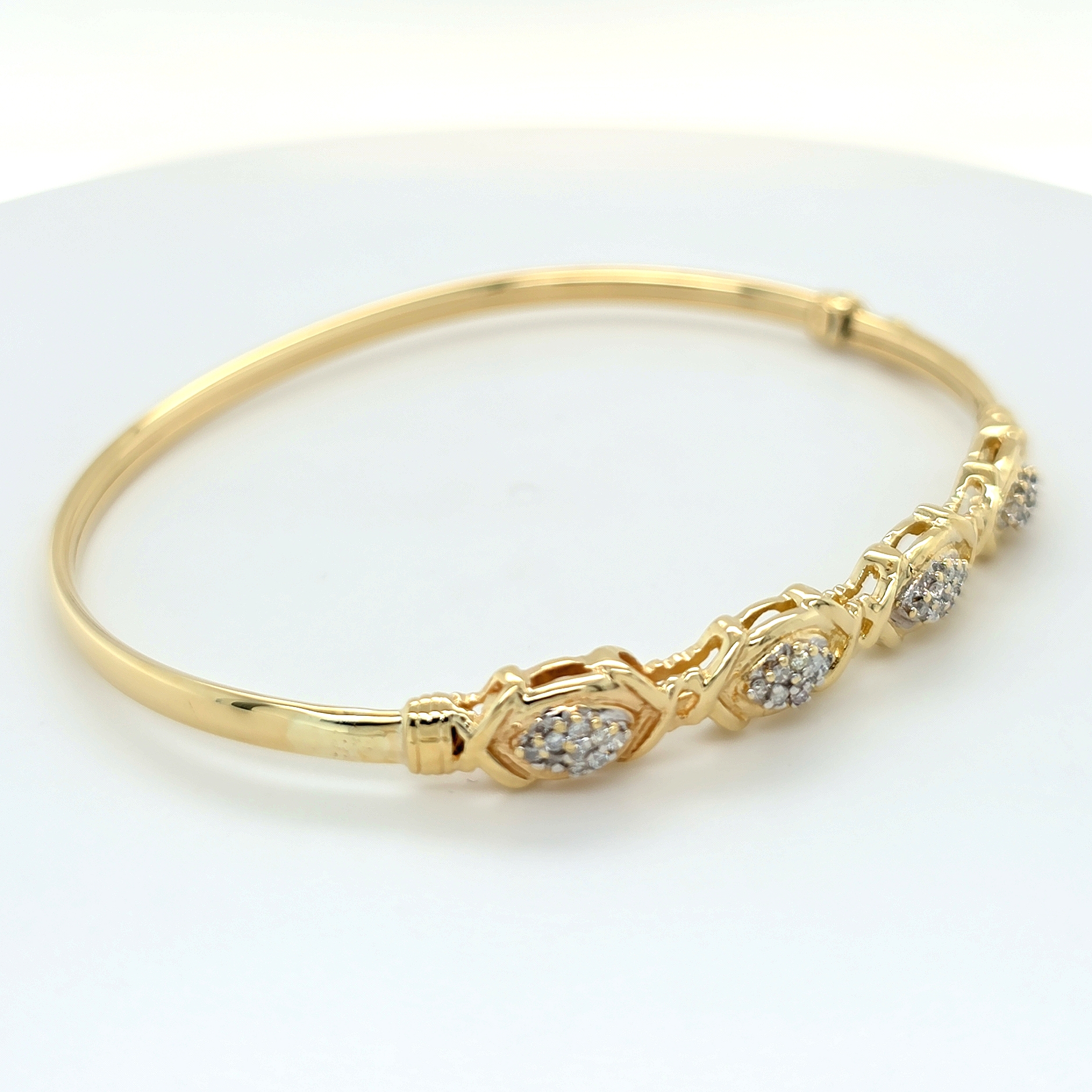 Ladies 14ct Yellow Gold Bangle With Diamonds (MR1422727) With Valuation