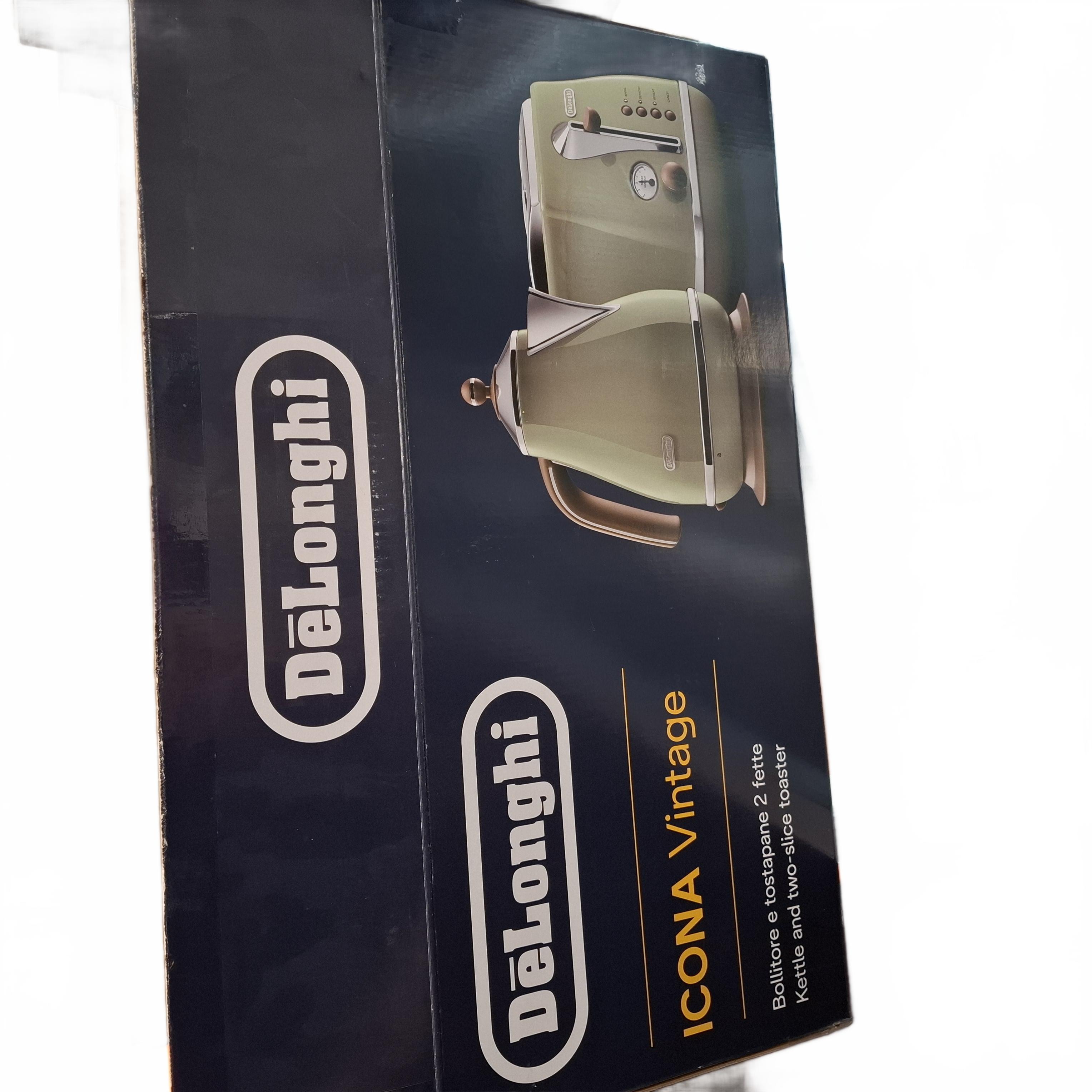Delonghi Icona Vintage Electric Kettle And Toaster Green (1432348)JN