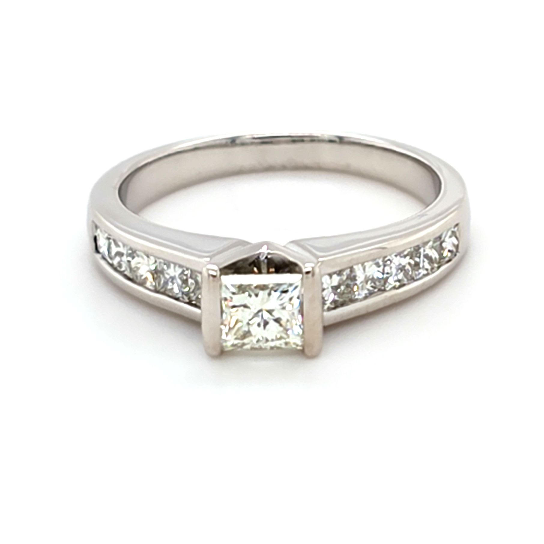 Ladies 18ct White Gold Diamond Ring – Total Weight – 4.3 Grams – Ring Size –  M (MR)