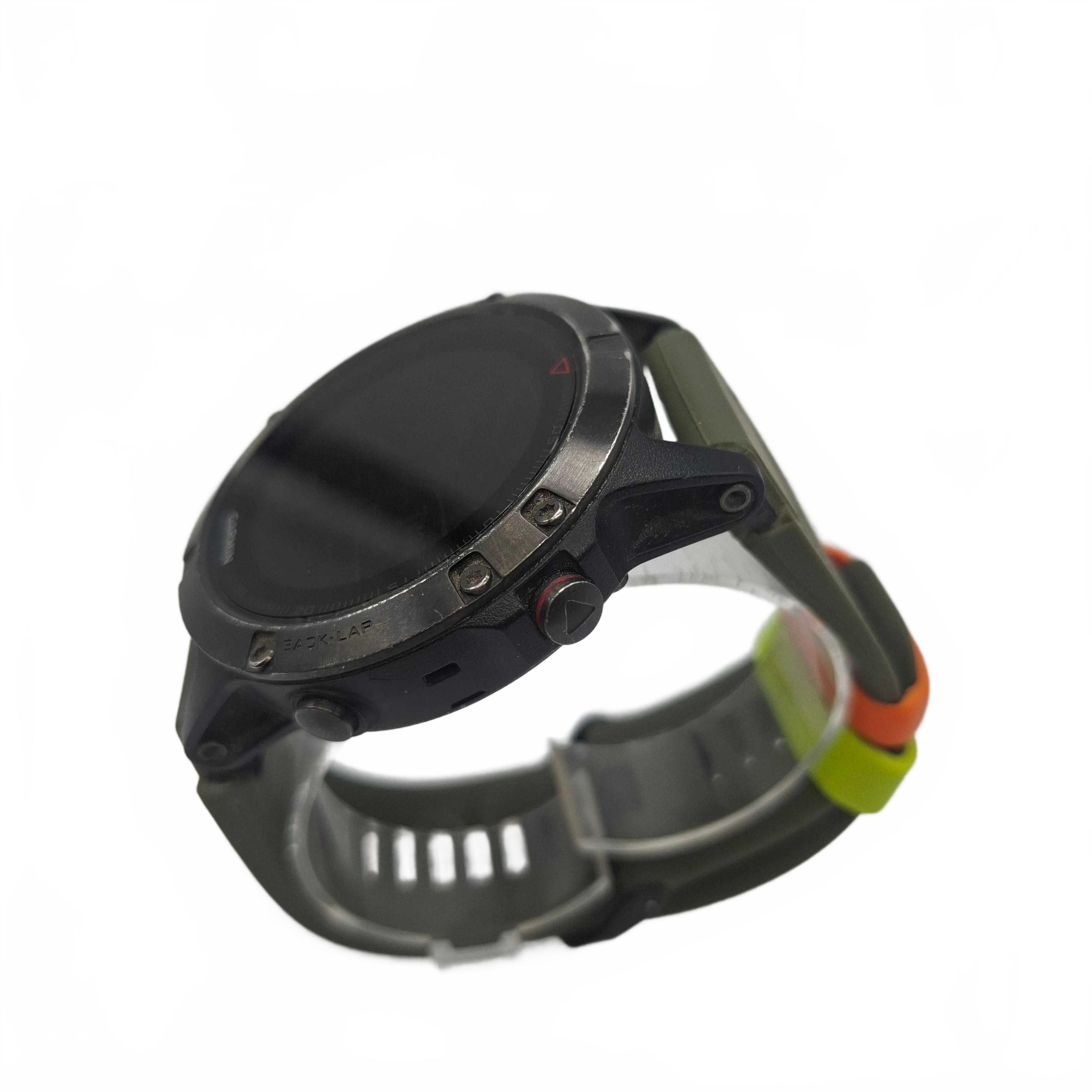Garmin Fenix 5 AA3119-00 Smart Watch + Charger (WR 1424040)