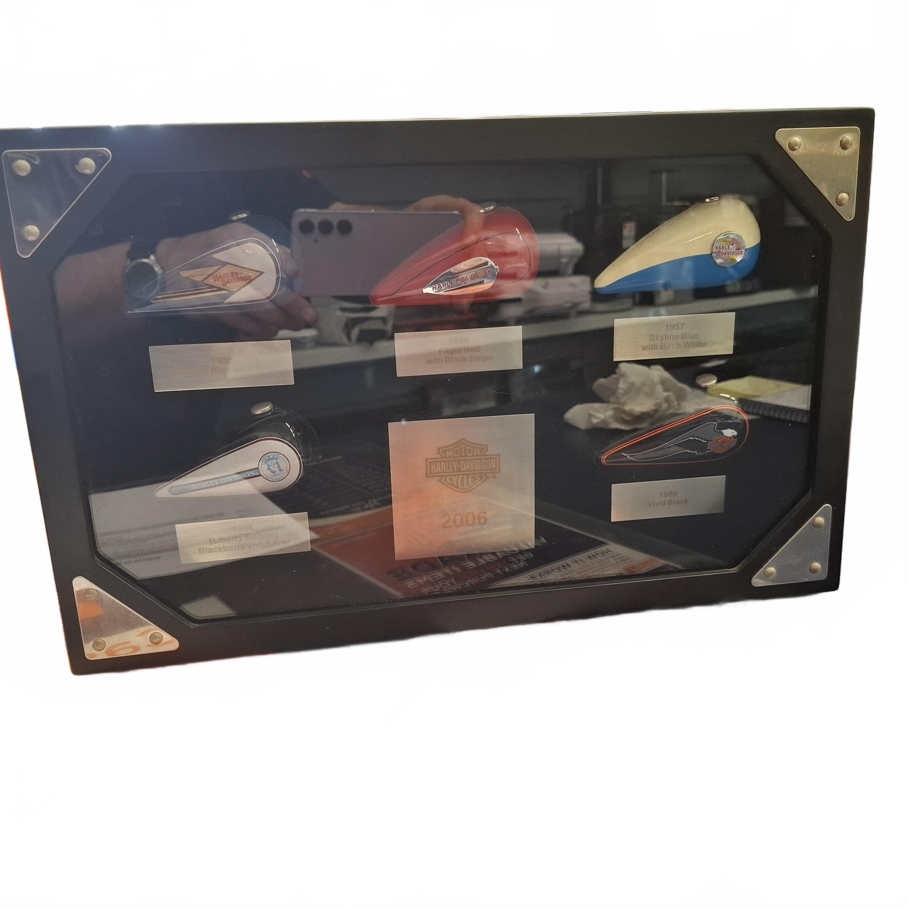 Harley Davidson 2006 Tis The Season Tank Shadow Box Set (1436535) (JN)