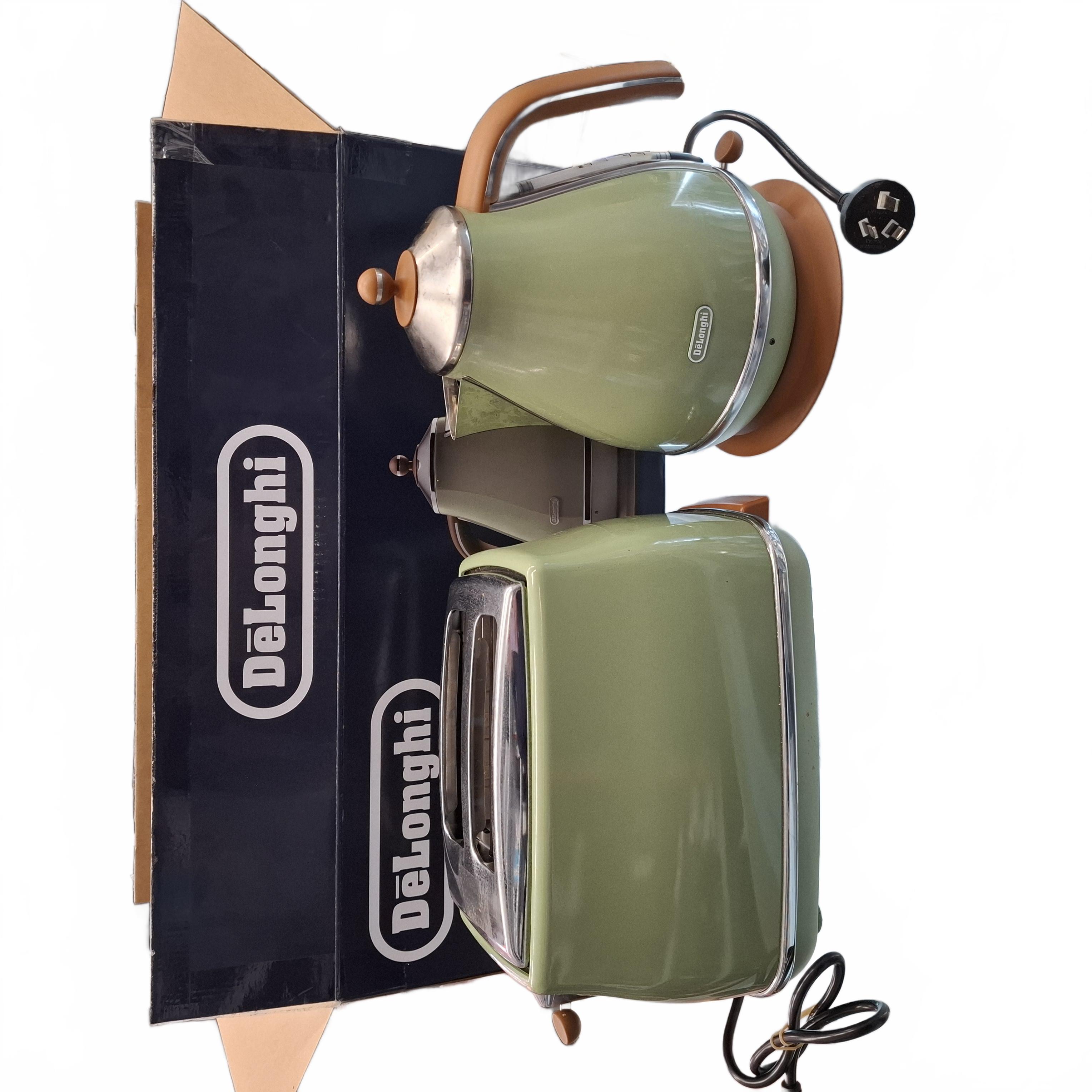 Delonghi Icona Vintage Electric Kettle And Toaster Green (1432348)JN