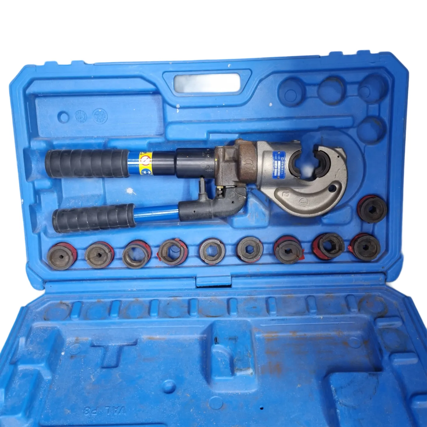 Cembre 13 Tonne HT131-C Hydraulic Crimper + 12 Dies + Case (WR 1361720)