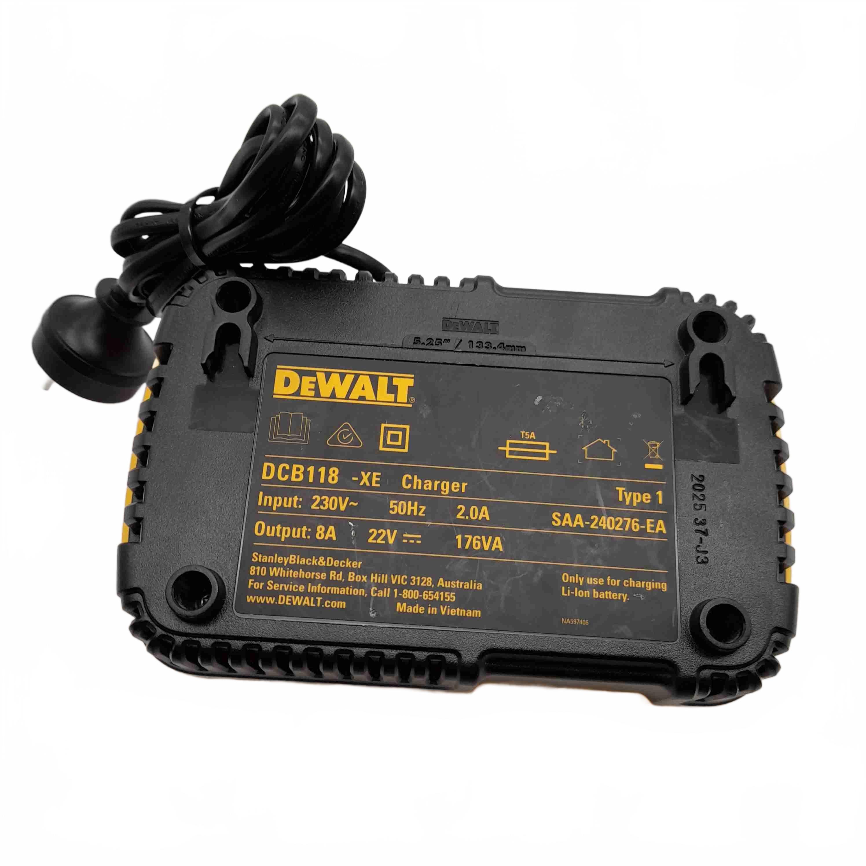 Dewalt Battery Charger Fast Charger 18V XR LI-ION DCB118-XE Good Working Condition (WL1436586)