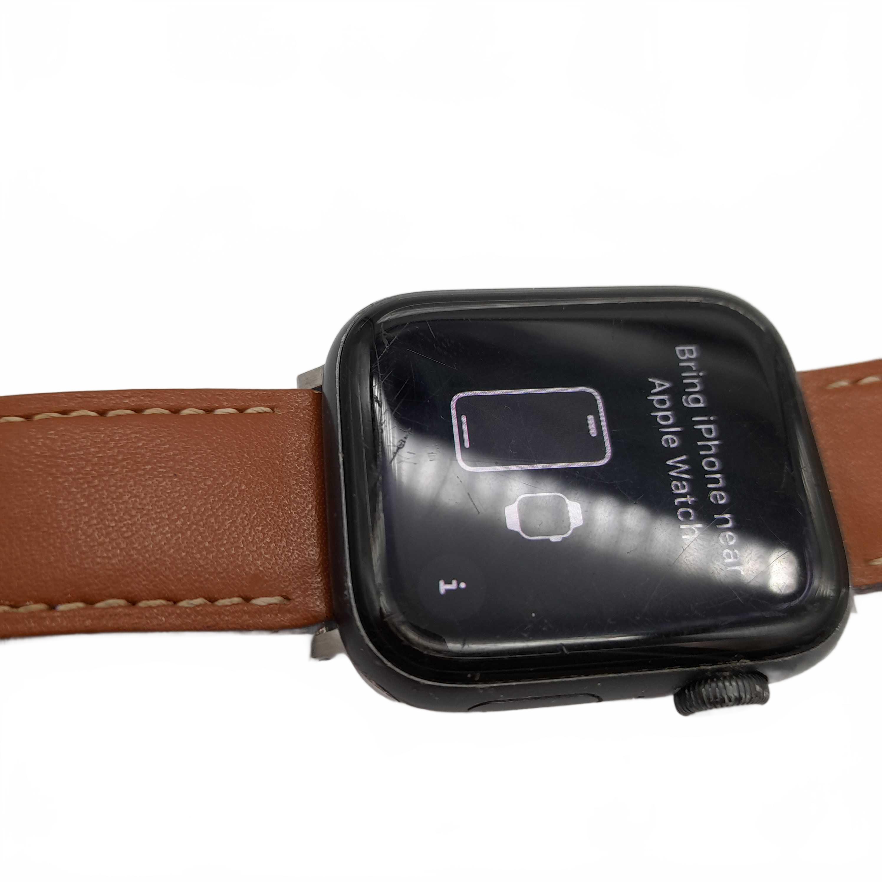 Apple Smart Watch SE Gen 1 A2352 44mm Brown Strap With Charger *Very Scratched Face* (WL 1425850)