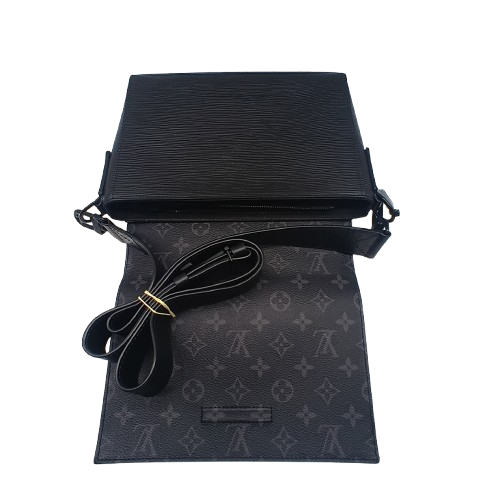 Louis Vuitton Epi New Flap Messenger Bag Black M58492 + Entrupy Certificate (CP 1415507)