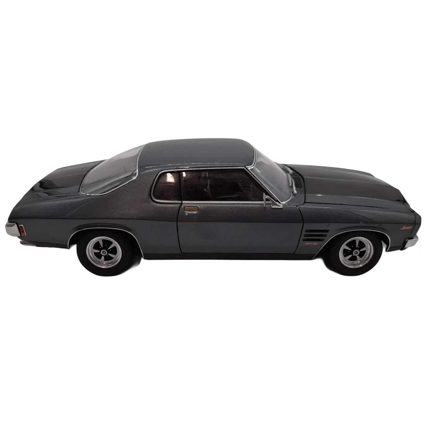 AUTOart Holden HQ Monaro Coupe with COA in Box (WL 1410162)