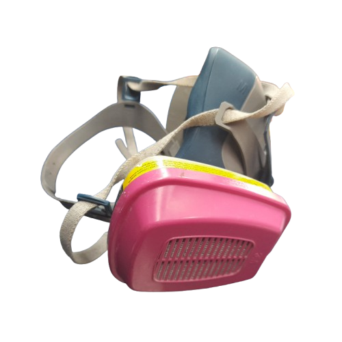 3M Rugged Comfort Half Facepiece Reusable Respirator 6502 Medium with Filters (LN)