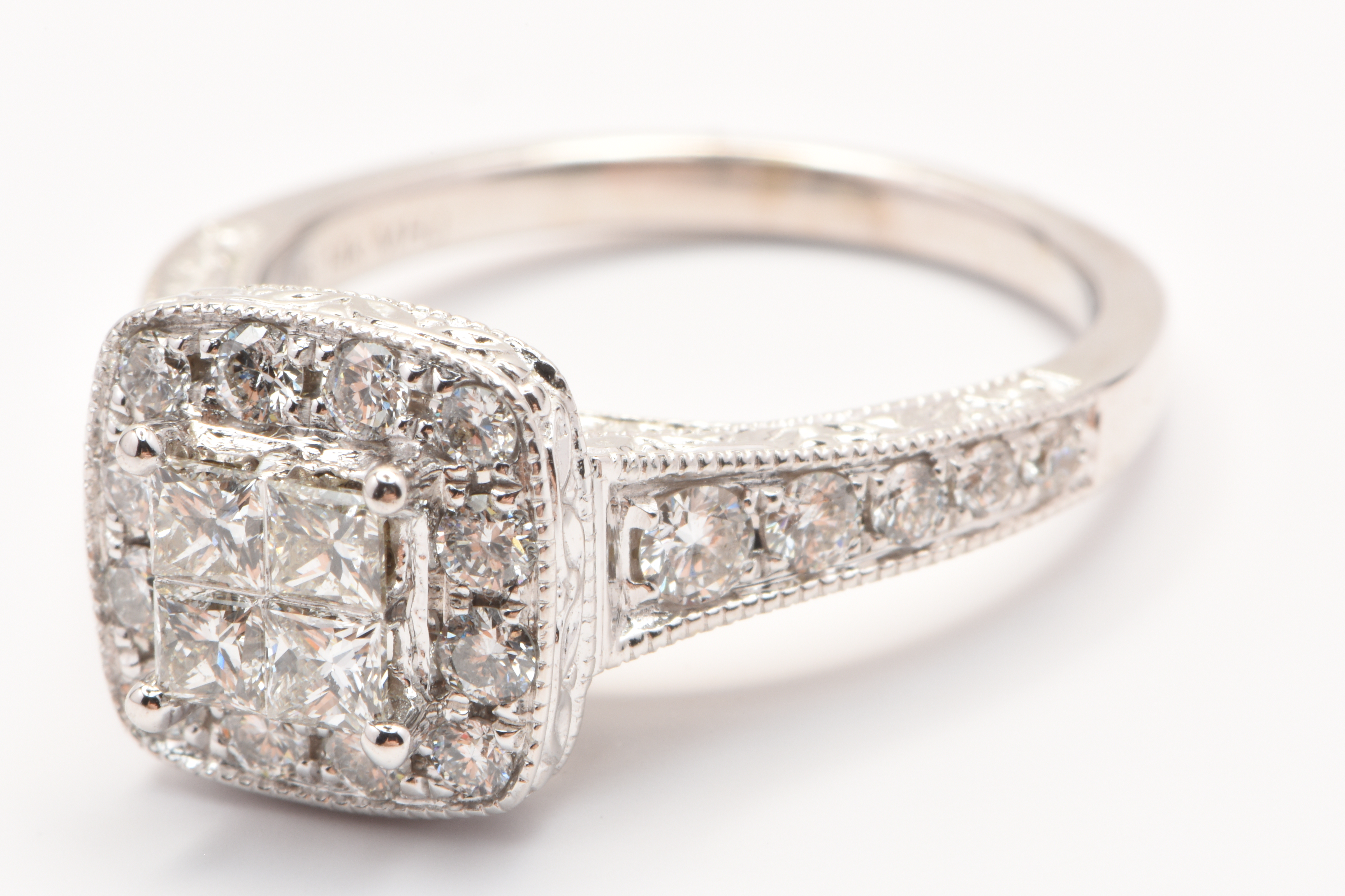 Ladies 14ct White Gold 26 Diamond Cluster Ring TDW 1.07ct Size I1/2