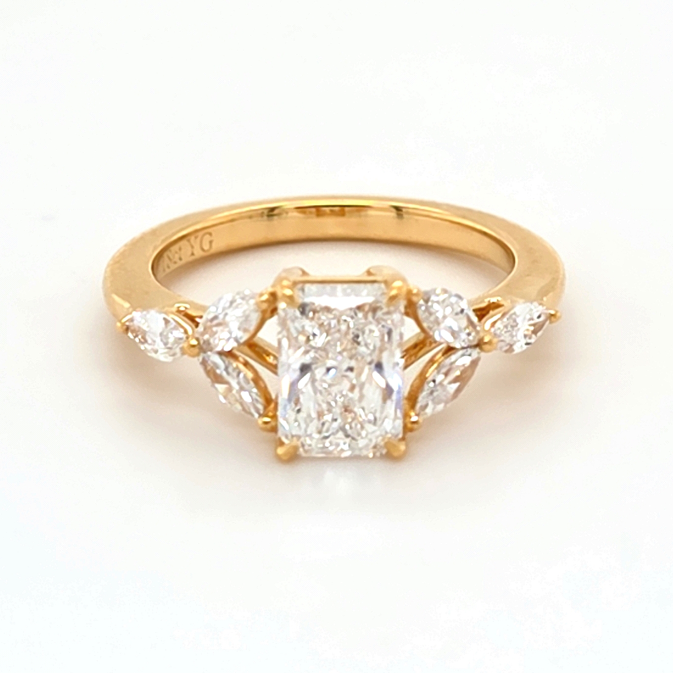 Ladies 18cy Yellow Gold Ring Laboratory Grown Diamonds – Ring Size I (MR1413850)