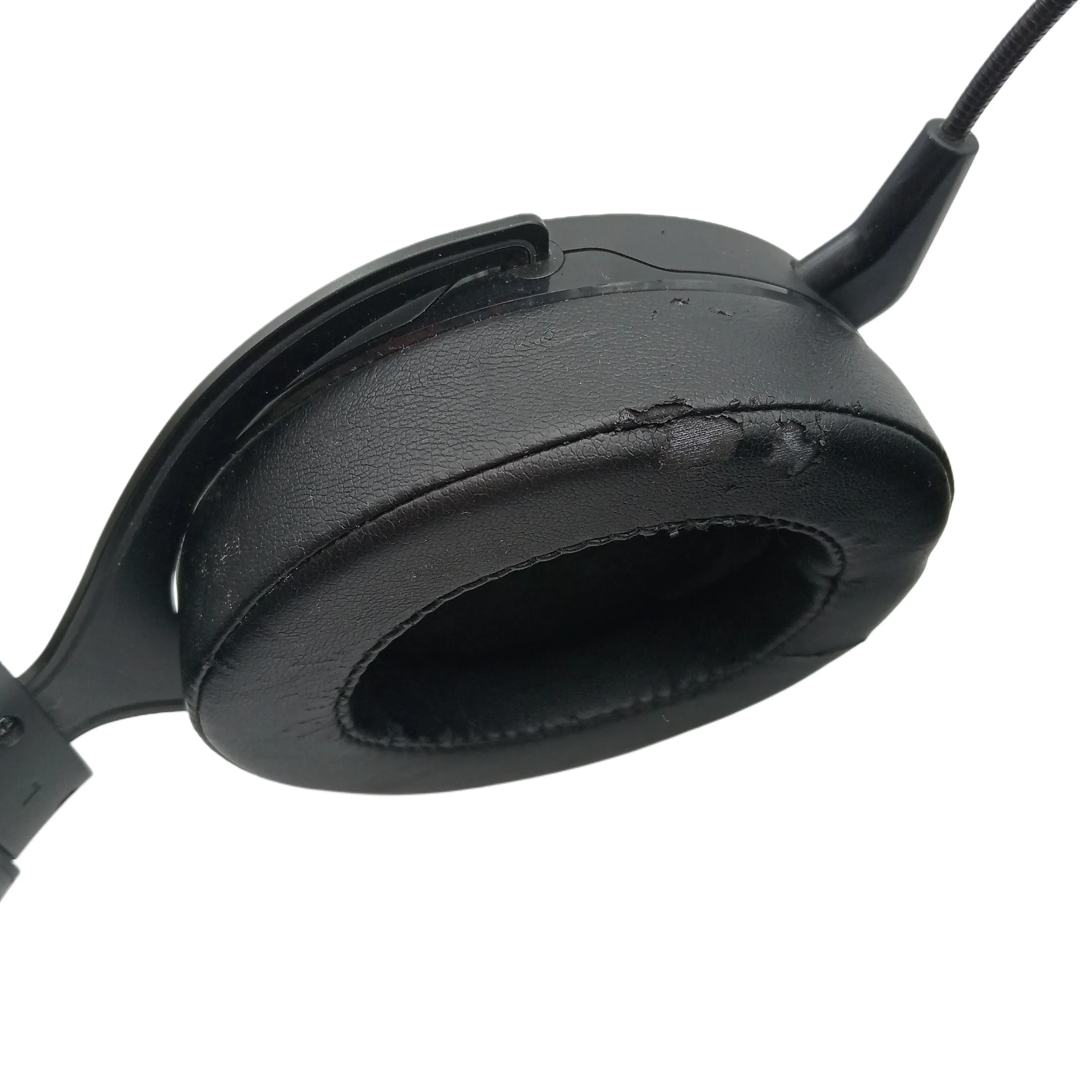 Corsair HS70 Pro Wireless Gaming Headset + USB Receiver + Charger