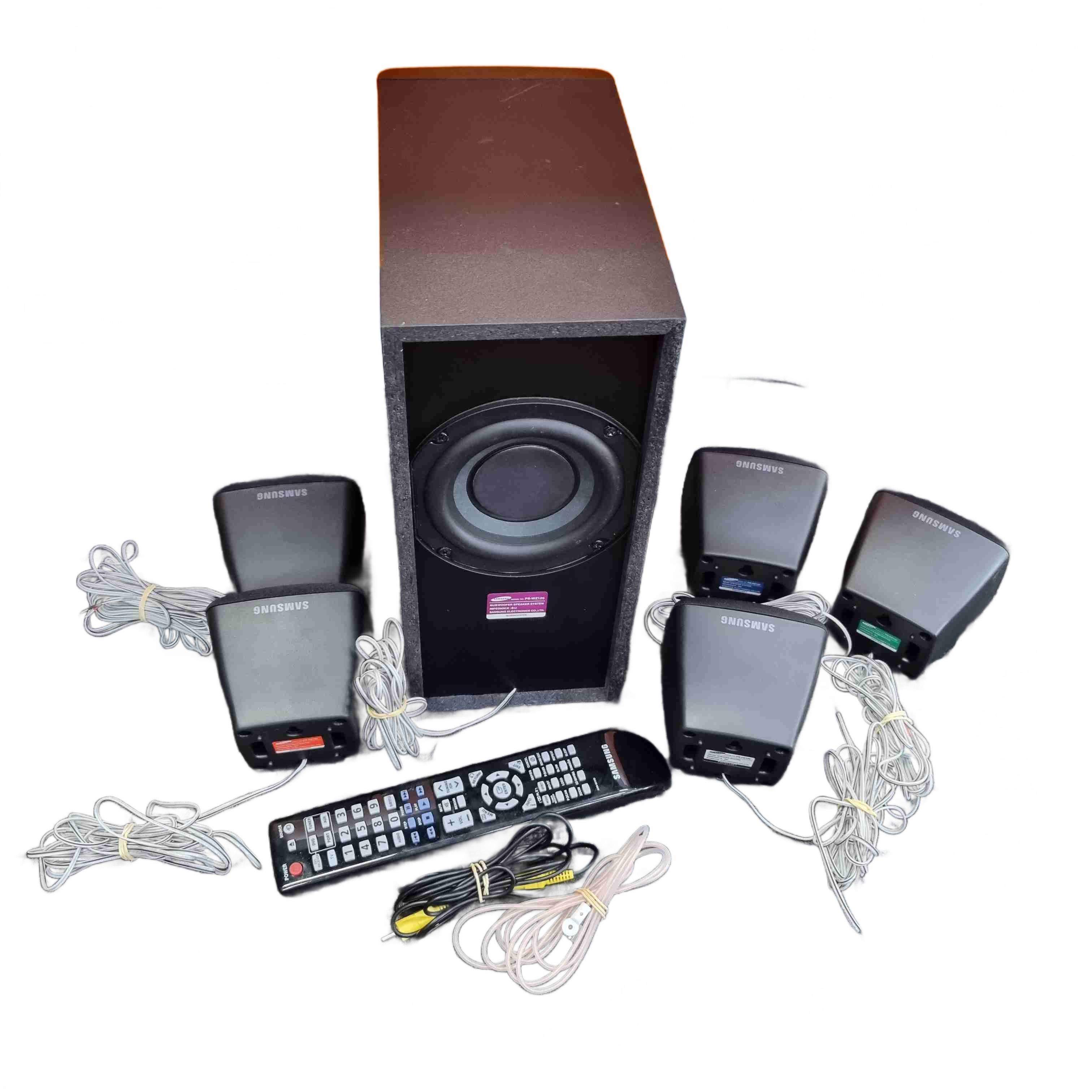 Samsung Home Theater System HT-Z120 With Subwoofer + 5x Mini Speakers + Remote (WR 1432805)