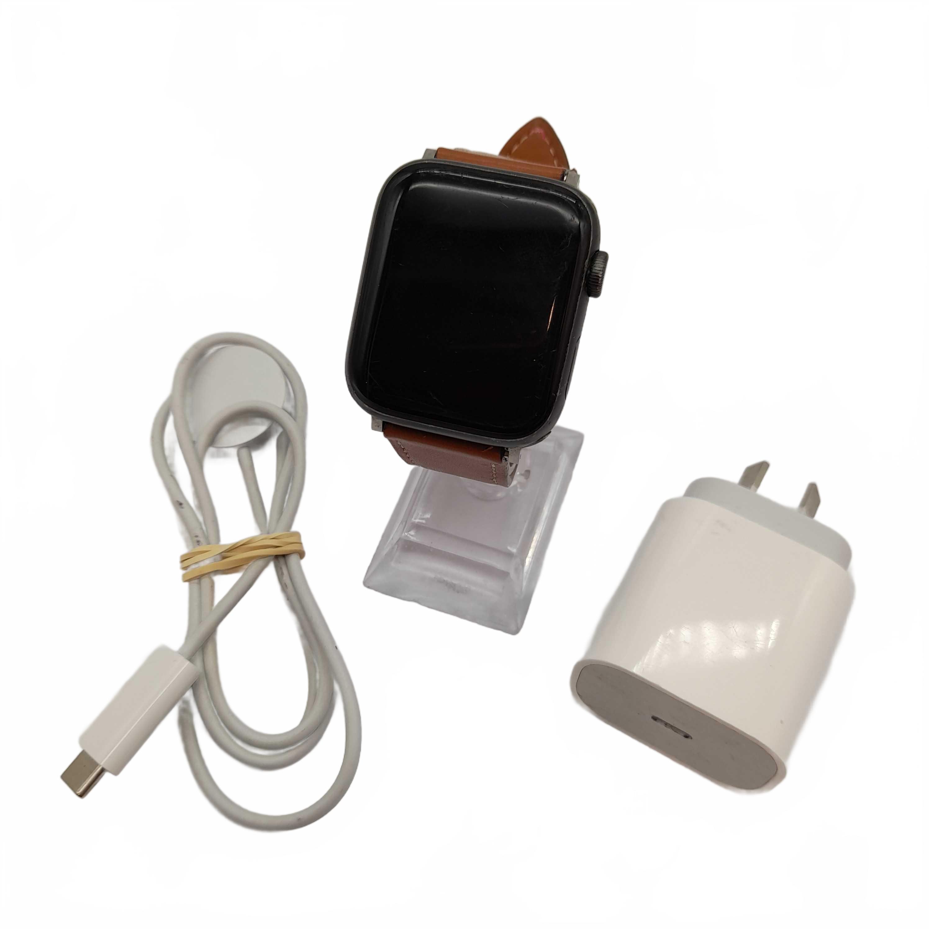 Apple Smart Watch SE Gen 1 A2352 44mm Brown Strap With Charger *Very Scratched Face* (WL 1425850)