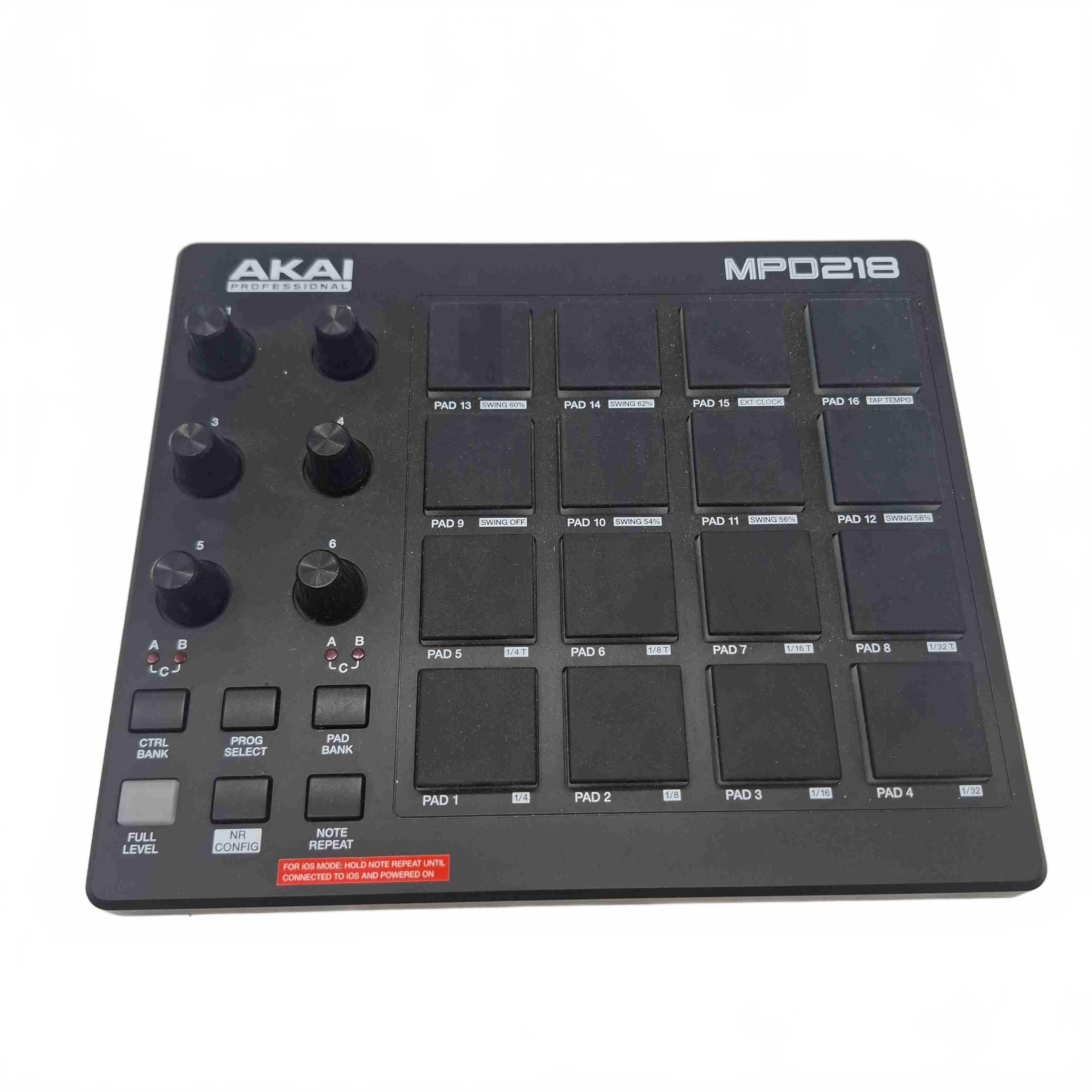 Akai MPD218 Pad Controller Includes Cord (WR 1432666)