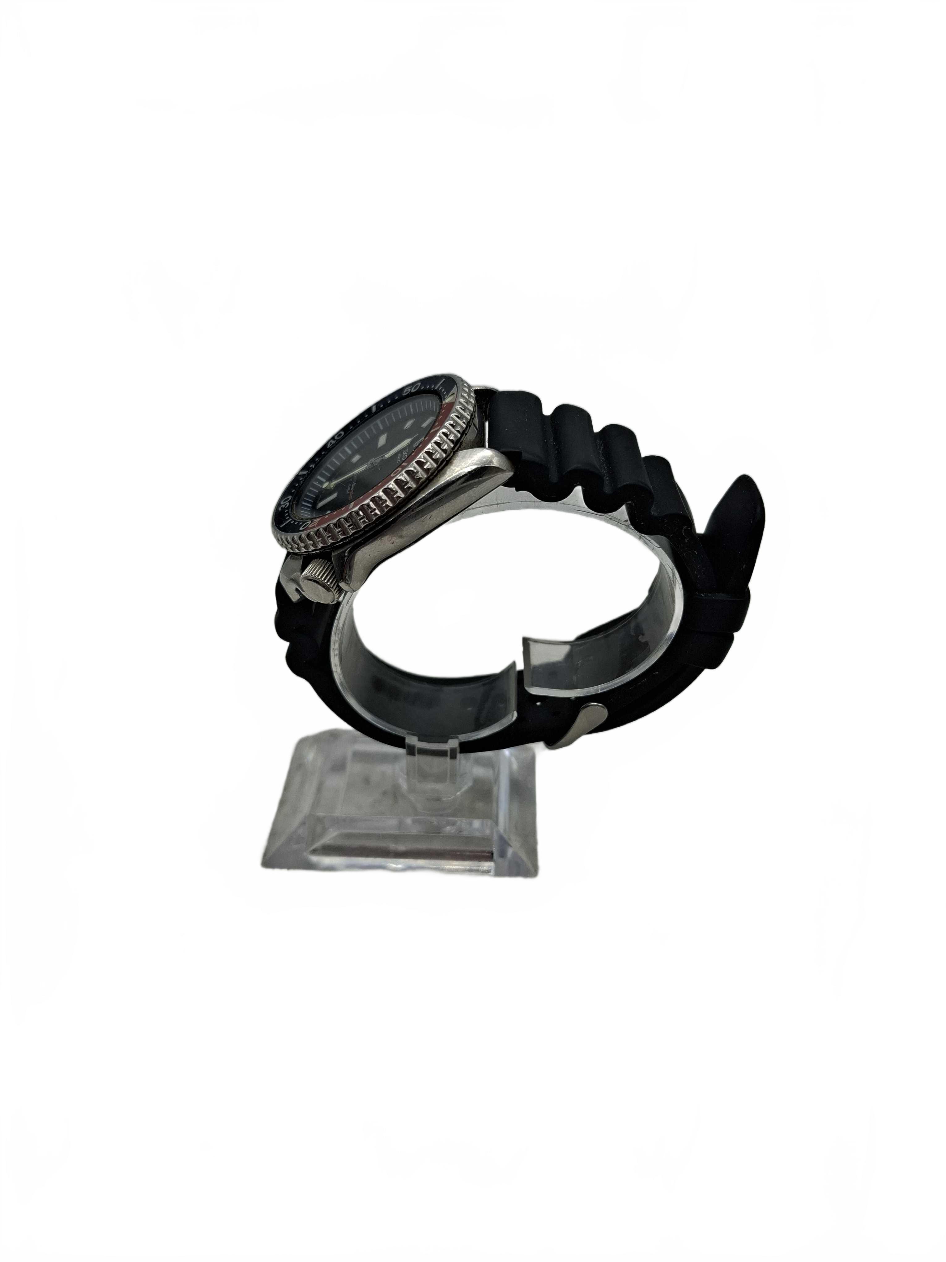 Seiko Watch Model 7002-700J Black Rubber Band Pepsi Seiko (WR 1430050)