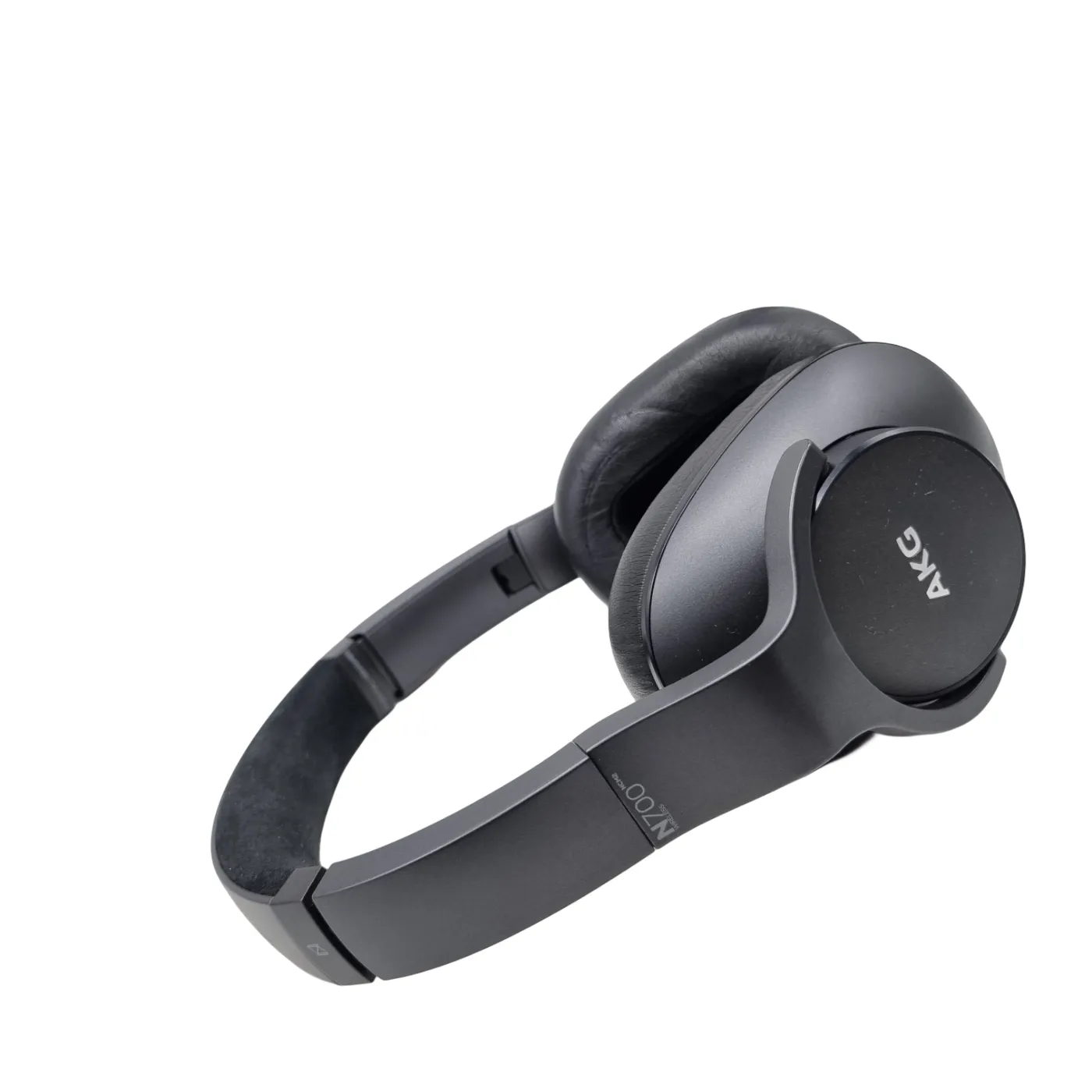 AKG N700NCM2 Wireless Noise Cancelling Headphones + Case + Cord (WR 1395420)
