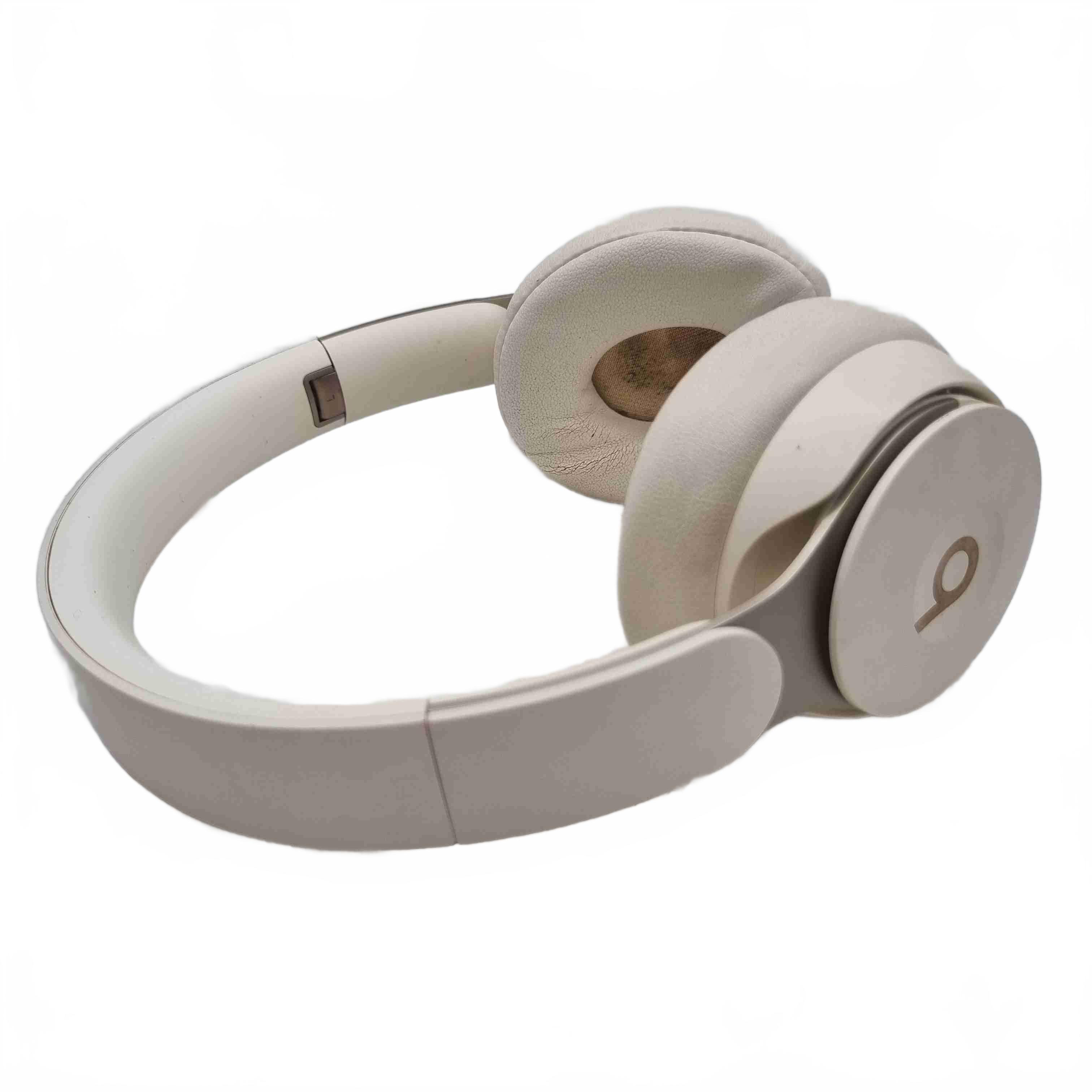 Beats Solo Pro A1881 Wireless Noise Cancelling Headphones (WR 1433930)