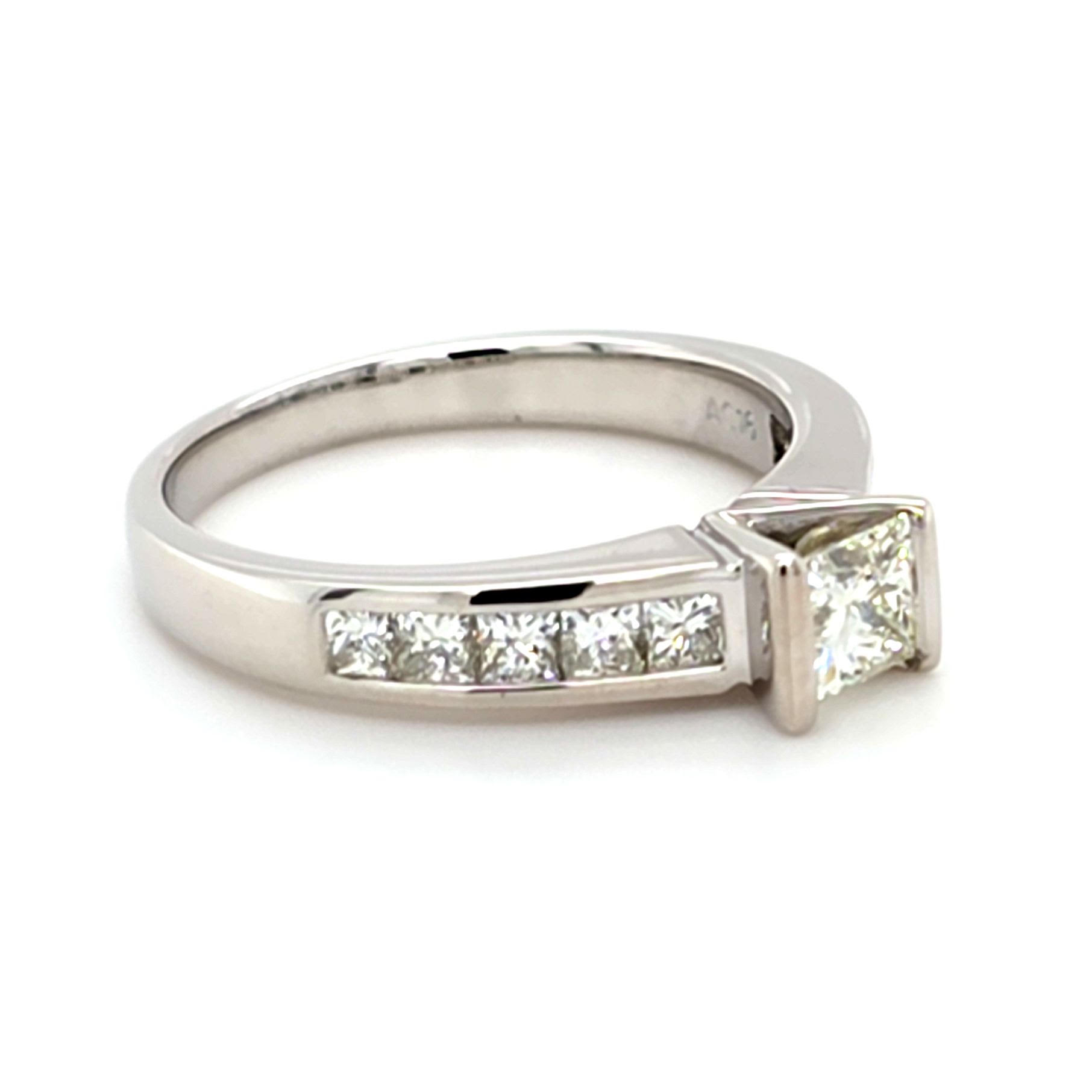 Ladies 18ct White Gold Diamond Ring – Total Weight – 4.3 Grams – Ring Size –  M (MR)