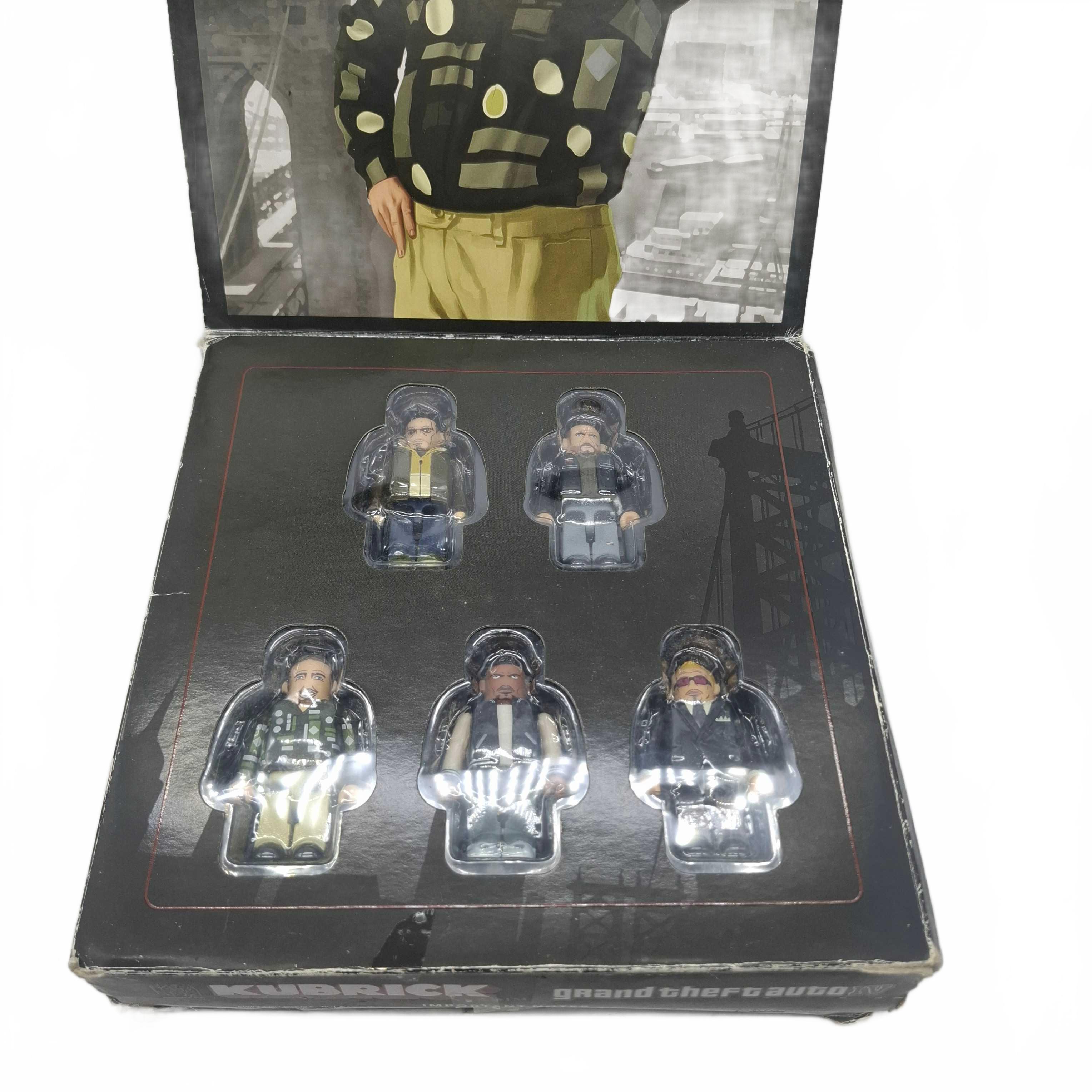 Kubrick Figurine Set: GTA 4 Five Characters (WR 1425571)