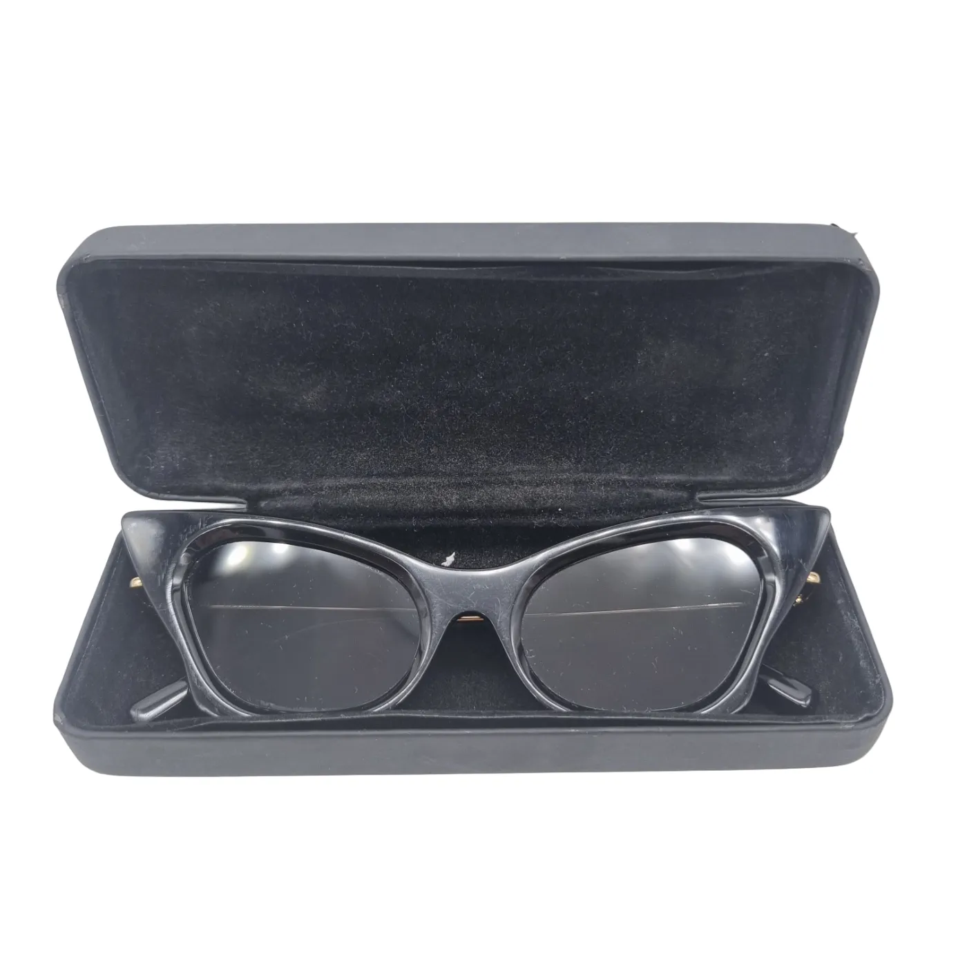 AJE x Local Supply The Cat Eye Sunglasses With Case