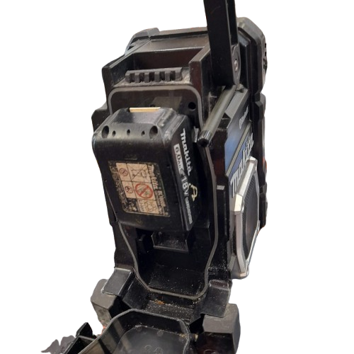 Makita DMR106 Job Site Radio With 6.0Ah Battery (GE)