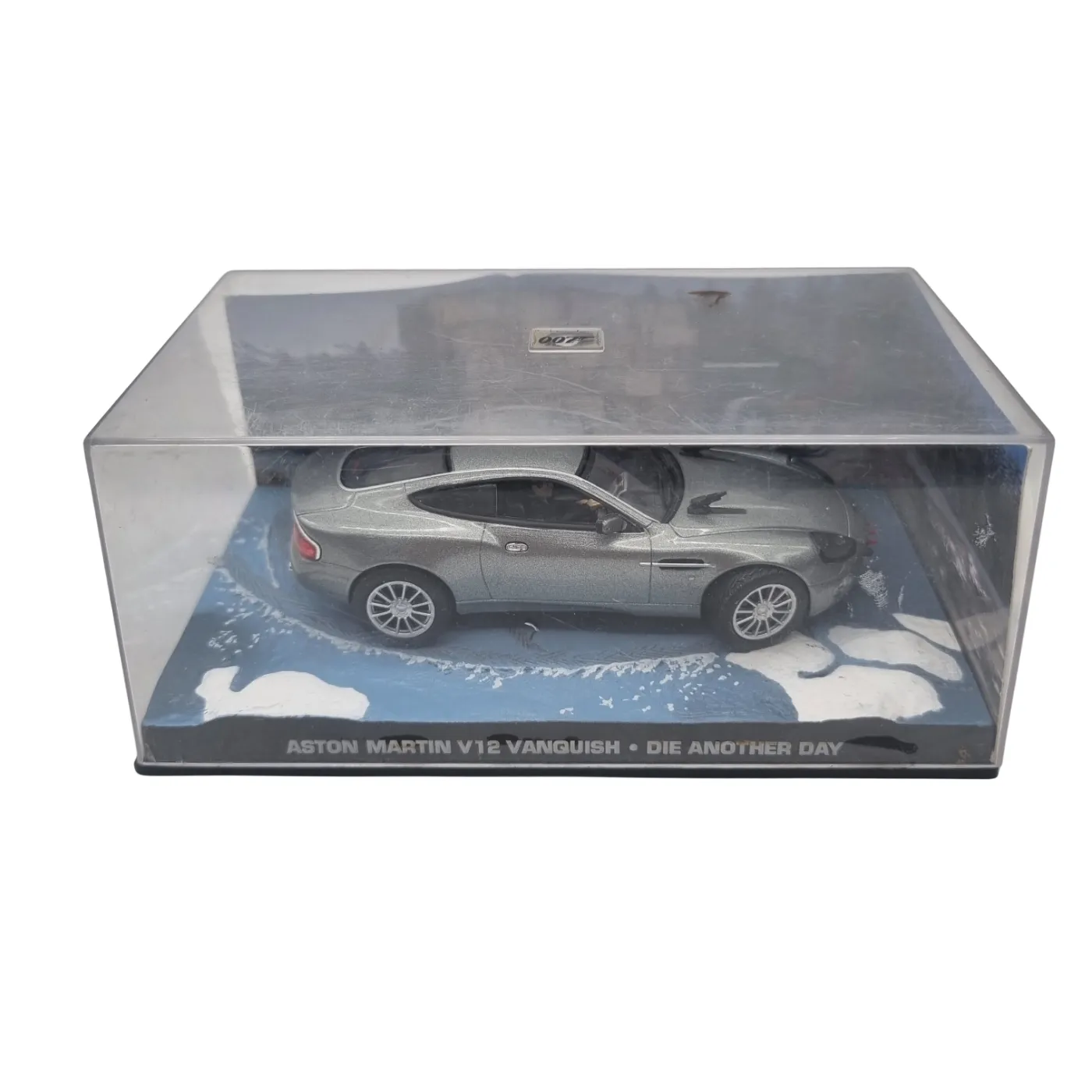 007 Aston Martin V12 Vanquish Model Car – Display Case Edition