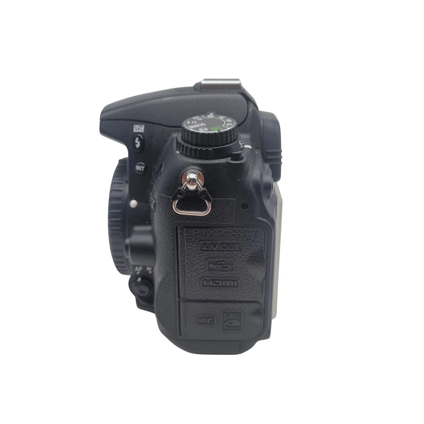 Nikon D7000 DSLR Camera with Lens, Battery, Charger, and Bag (WR 1402377)