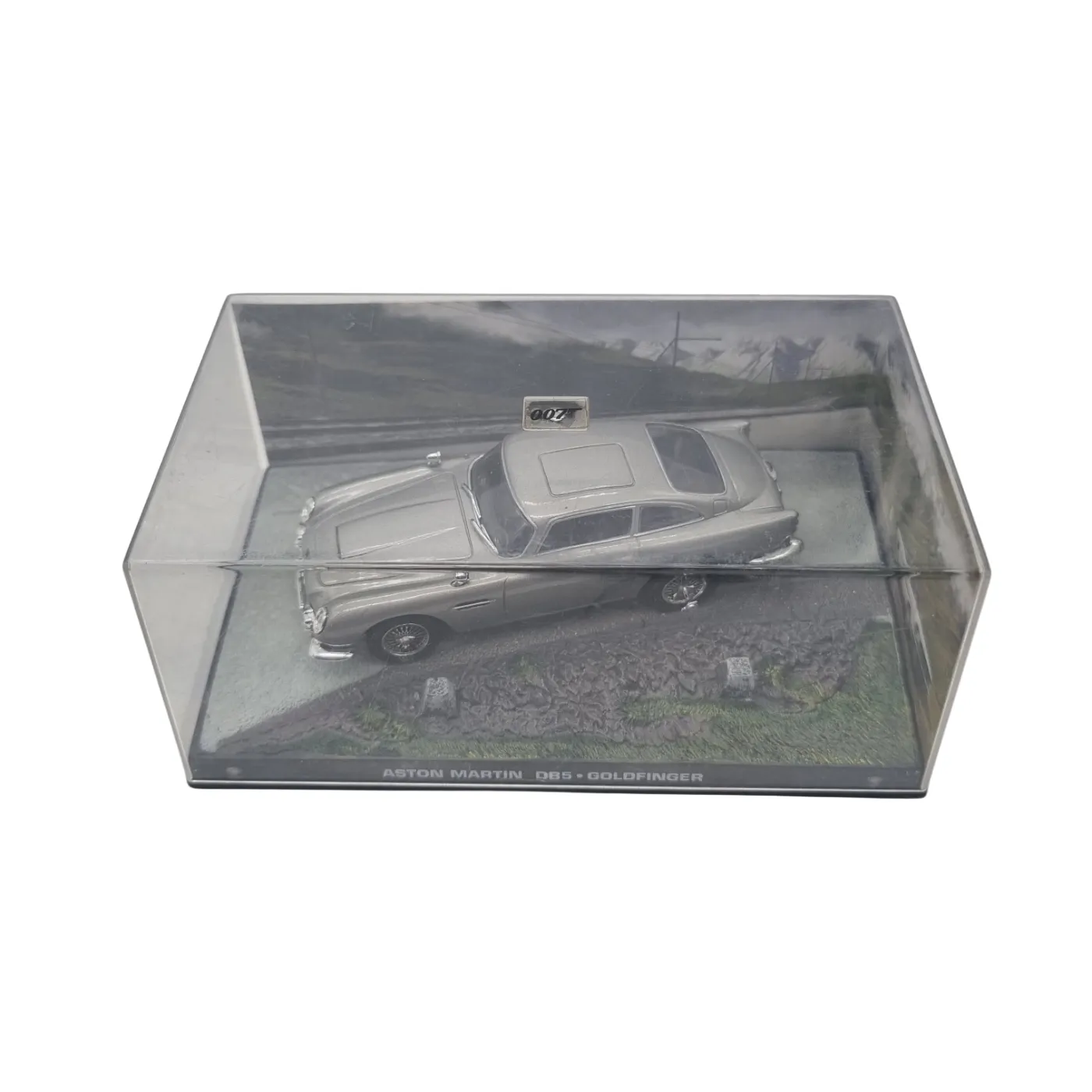 007 Aston Martin DB5 Model Car – Display Case Edition As seen in multiple James Bond films, starting with “Goldfinger” (1964) (WR 1343678)