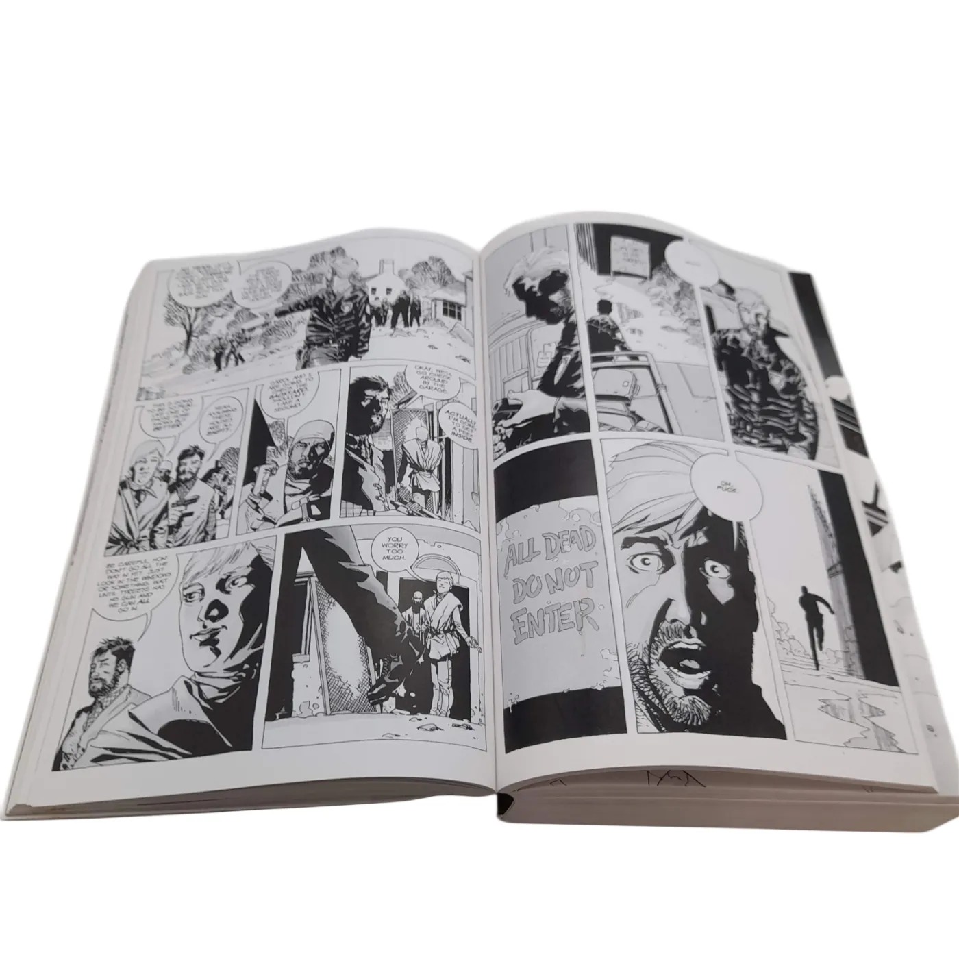 Compendium One Comic Book The Walking Dead (WL 1420197)