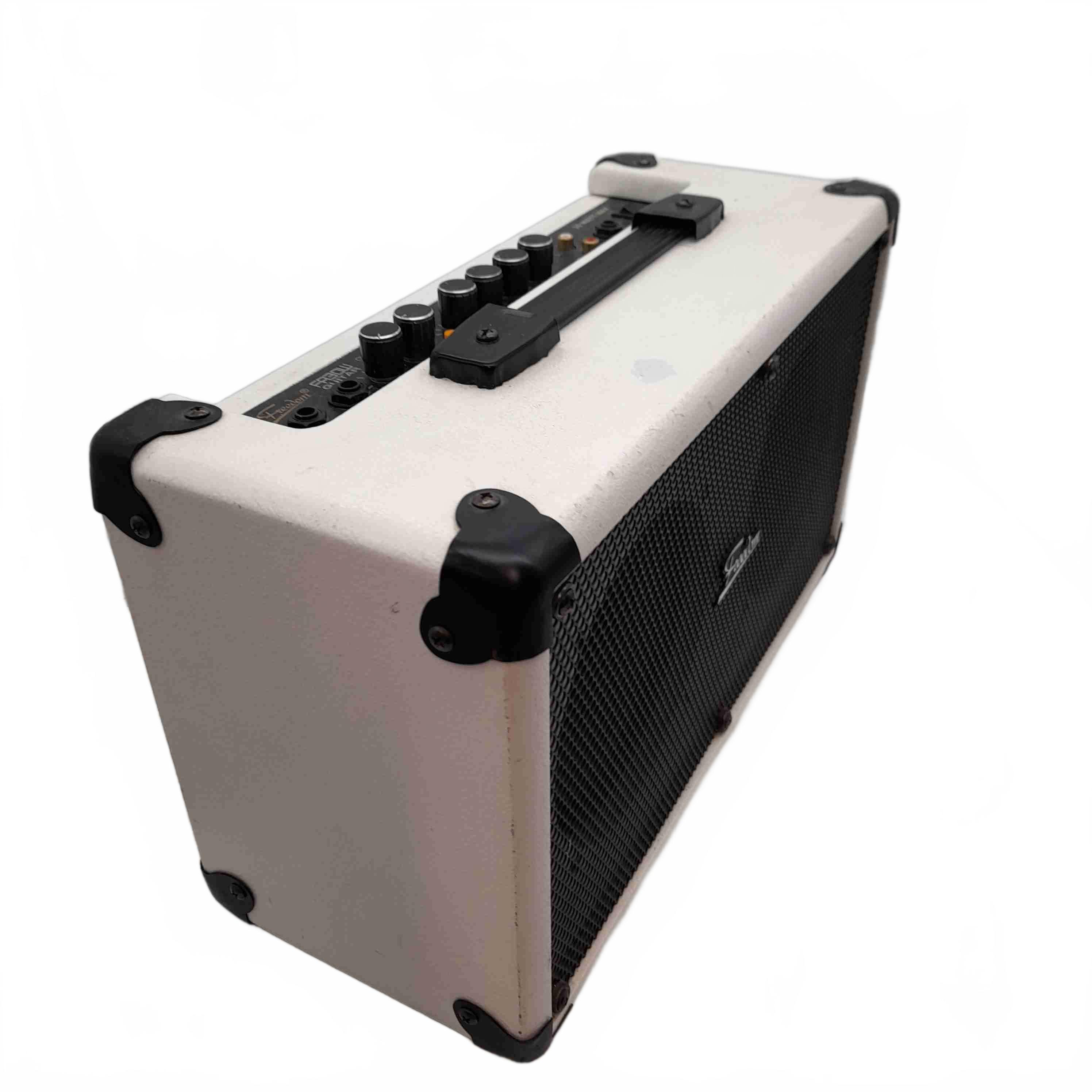 Freedom Guitar Amplifier FA30W White/Black (WR 1435474)
