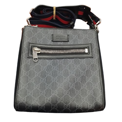 Men’s Gucci Supreme Messenger Crossbody Bag – Pre Owned Good Condition With Certificate Of Authenticity (CP)