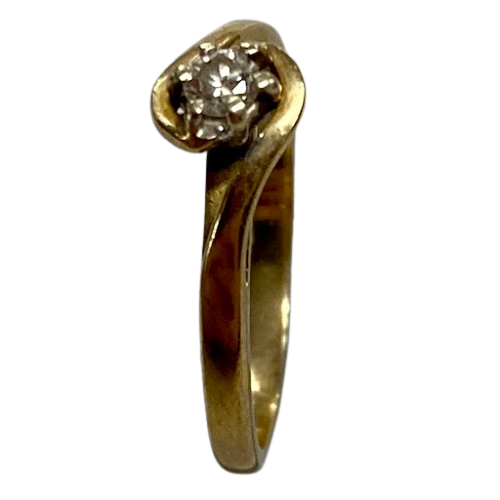 Ladies 9ct Yellow Gold Engagement Style Ring. Size 6