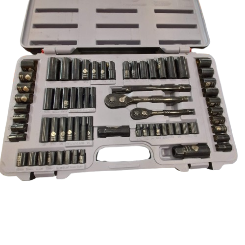 STANLEY 69 Piece Socket Set (Model 92-824) (GE)